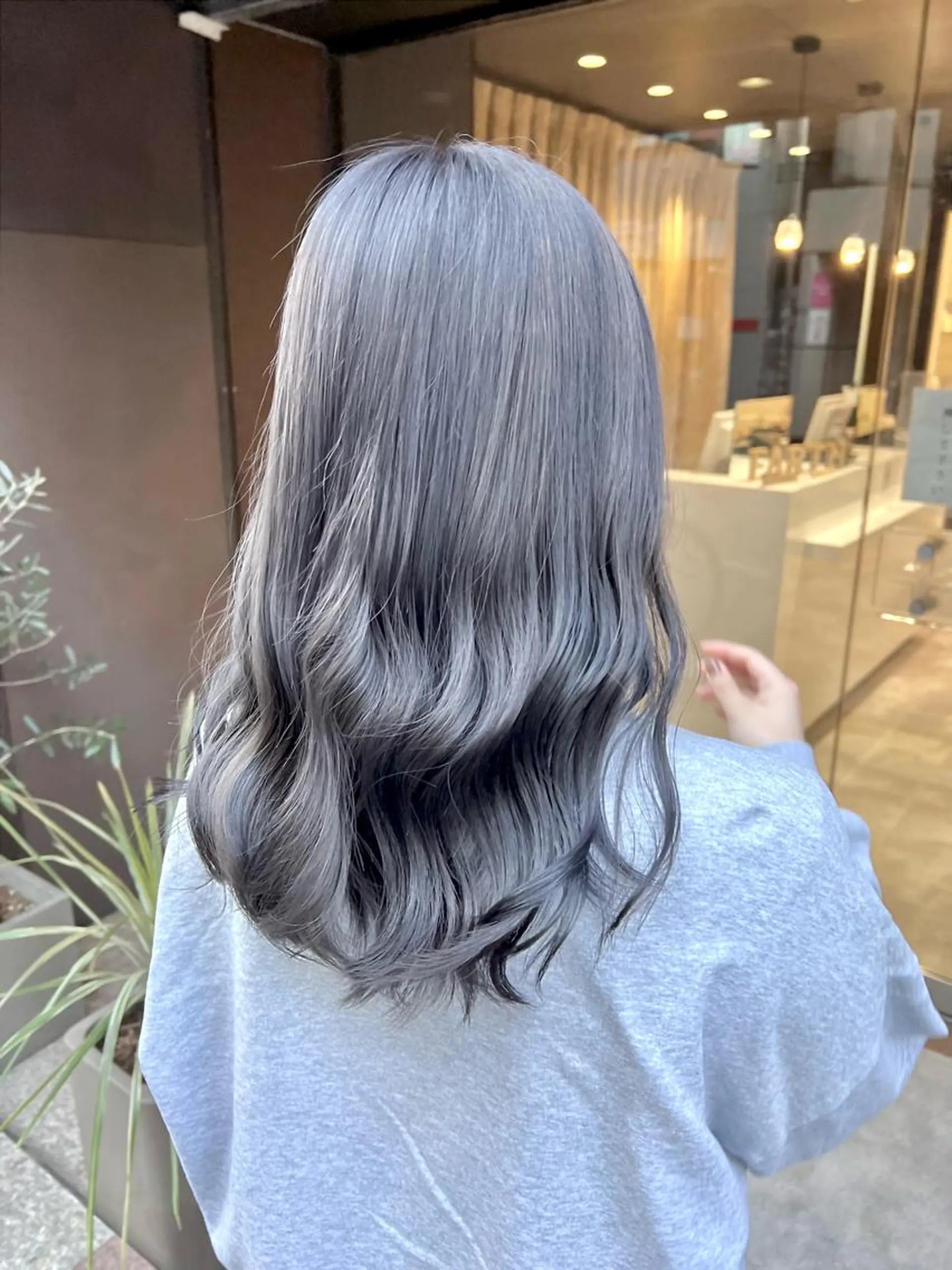 セミロング カラー 美髪矯正/髪質改善 /透明感ある艶カラーのヘアスタイル