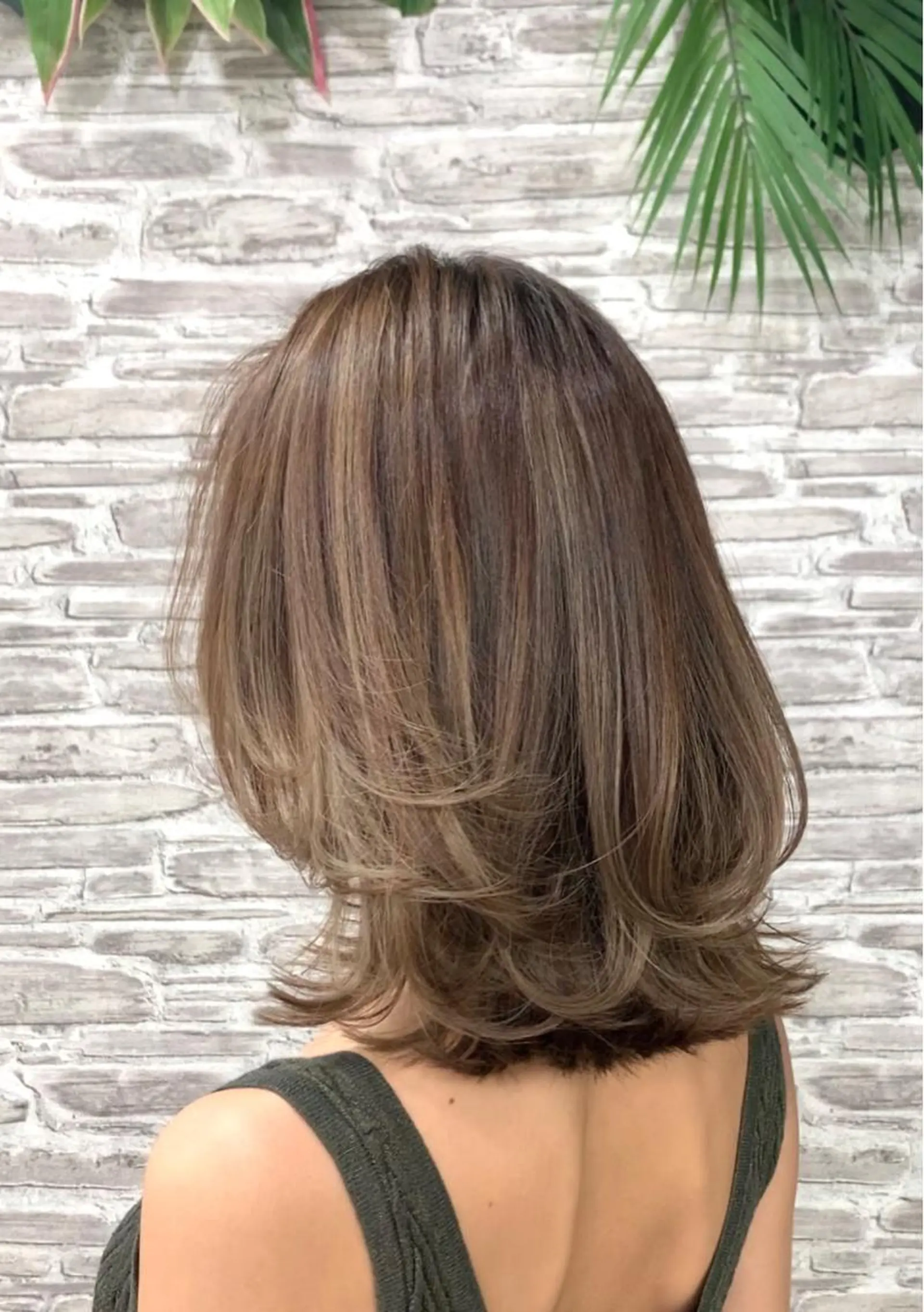 ミディアム カラー ヘアカラー 韓国ヘア🤍髪質改善 🇰🇷AKANEのヘアスタイル