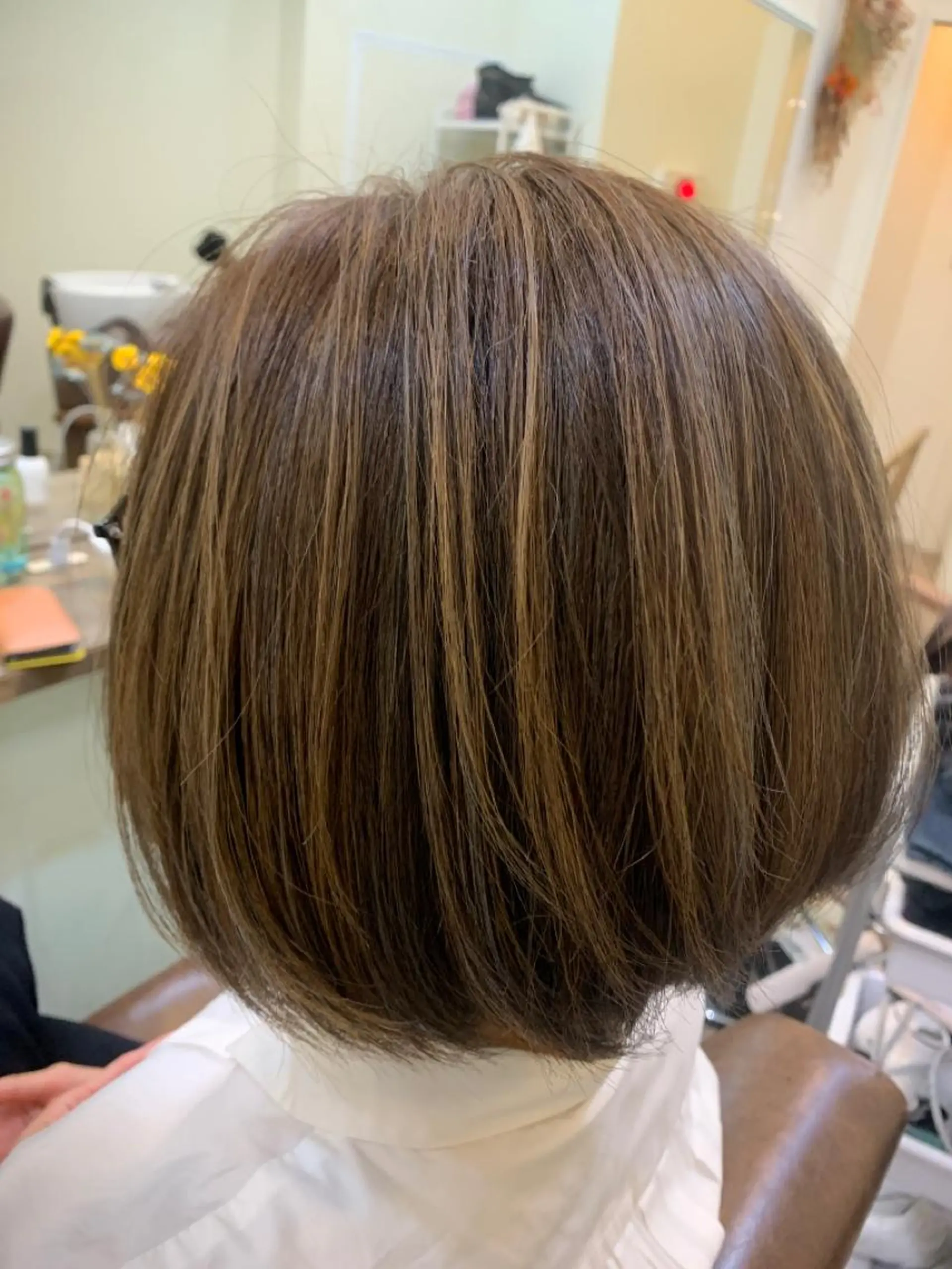 ミディアム カット ヘアカラー トリートメント 鶴見 和美のヘアスタイル