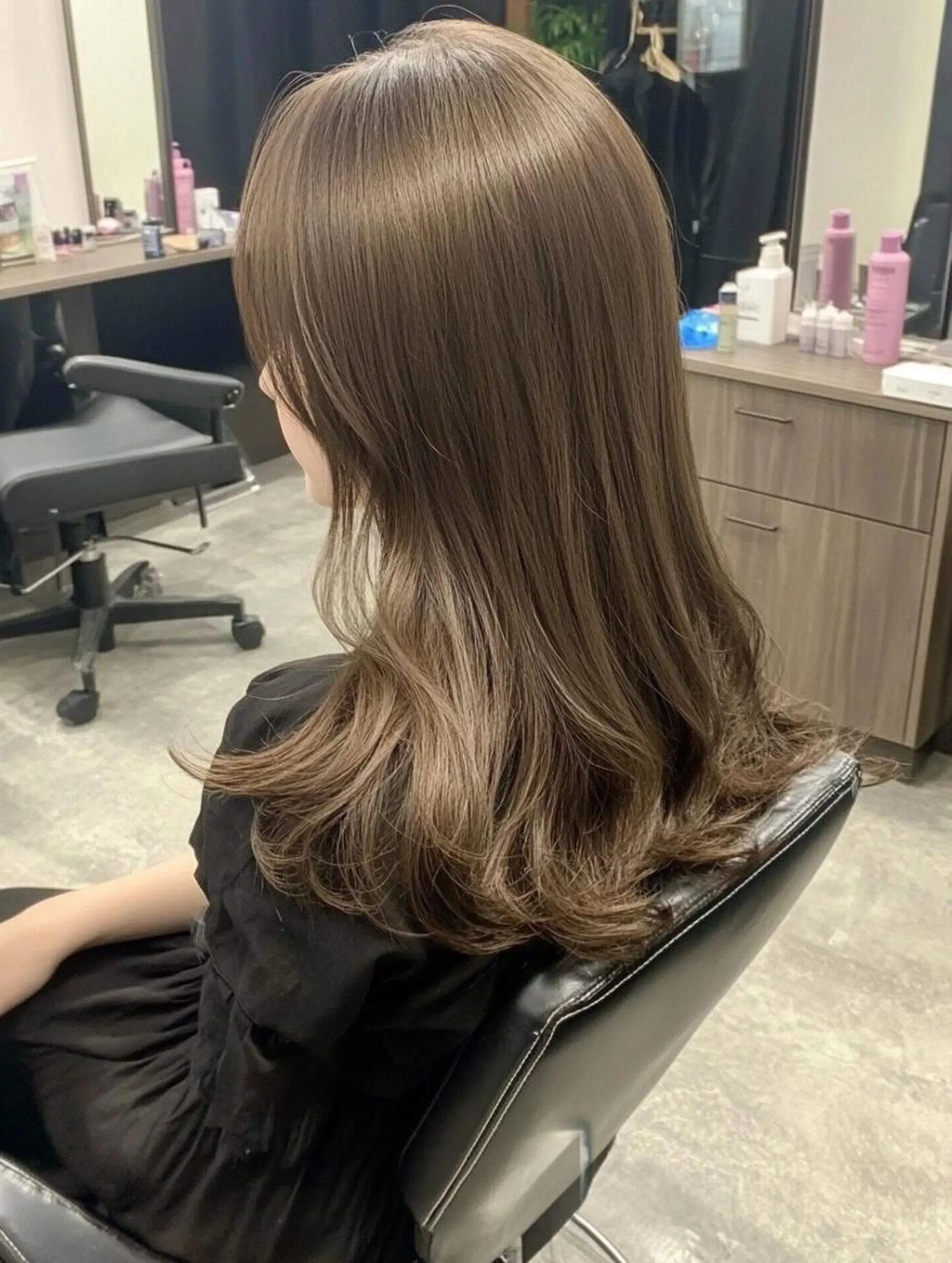 セミロング カラー 韓国ヘア/ブリーチ無 しWカラー/オリーブのヘアスタイル