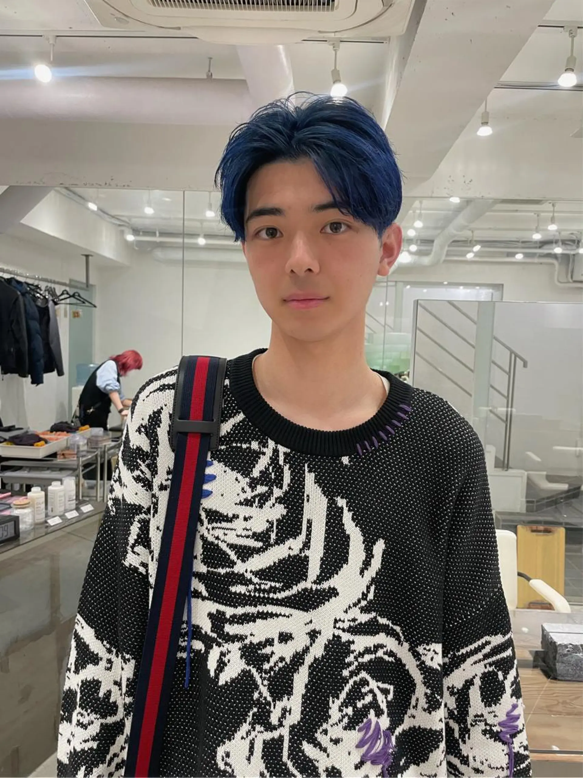 ショート カラー メンズ メンズバレイヤージュ メンズブリーチ センターパート フェードカット メンズハイライト ヘアカラー トリートメント ヘアセット スパイラルパーマ 🌐hina⭐️のヘアスタイル