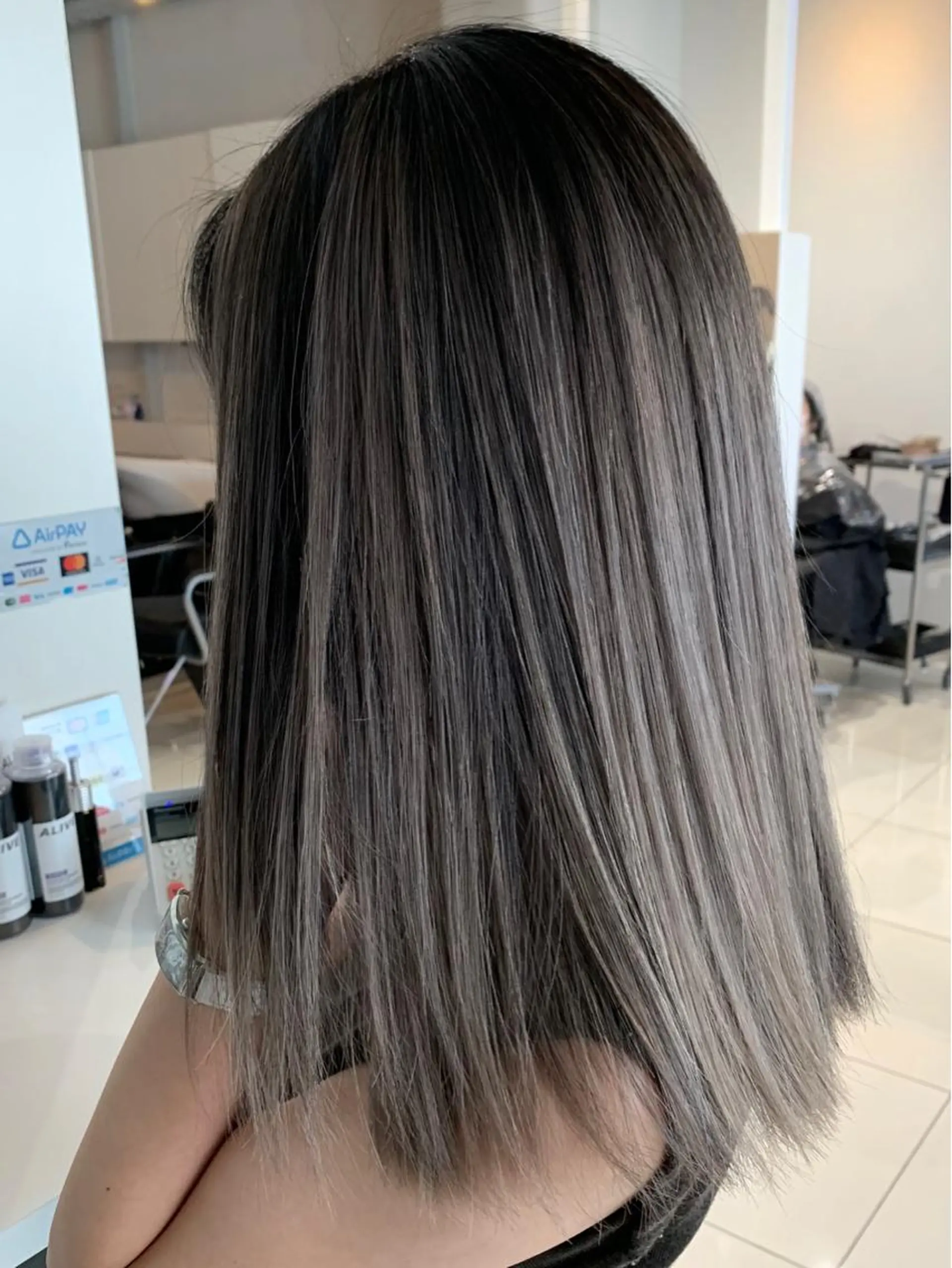 ミディアム カラー ヘアアレンジ バレイヤージュ グラデーションカラー ハイライトカラー 外国人風カラー ハイライト 阿部 圭悟のヘアスタイル