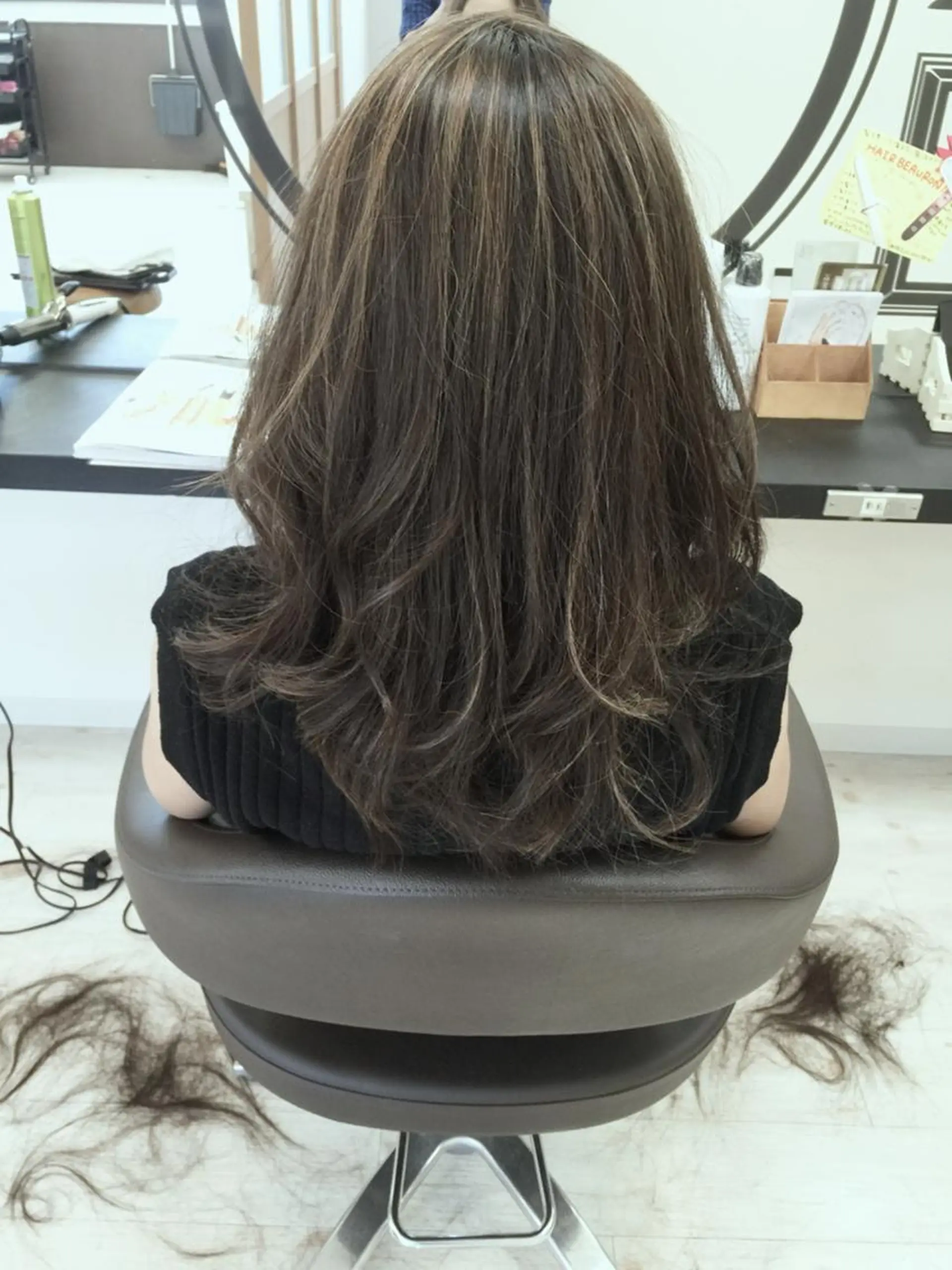 ロング カラー ヘアカラー トリートメント デザインカラー Lienのヘアスタイル