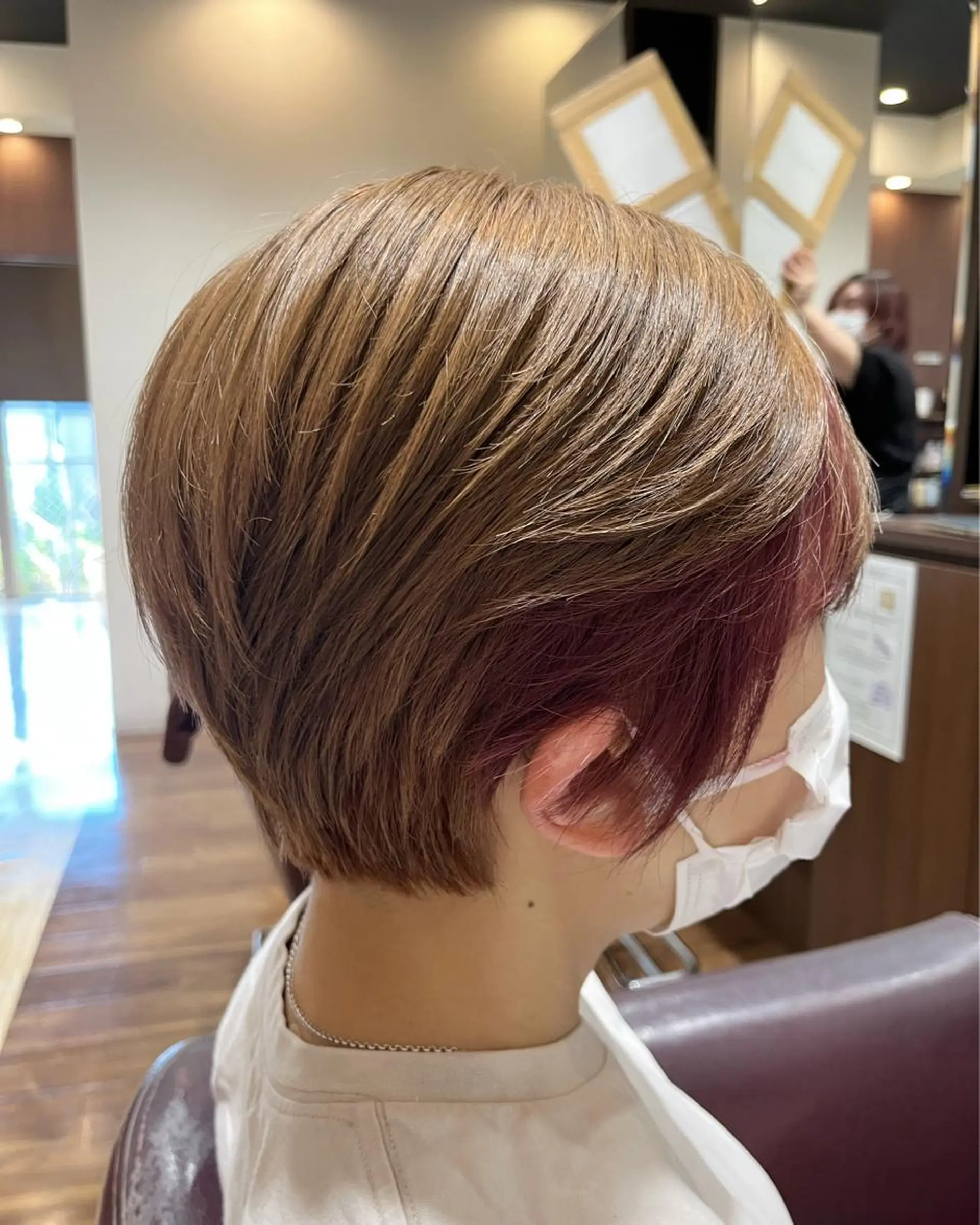 ショート カラー ピンクカラー ヘアカラー 松崎 崇のヘアスタイル