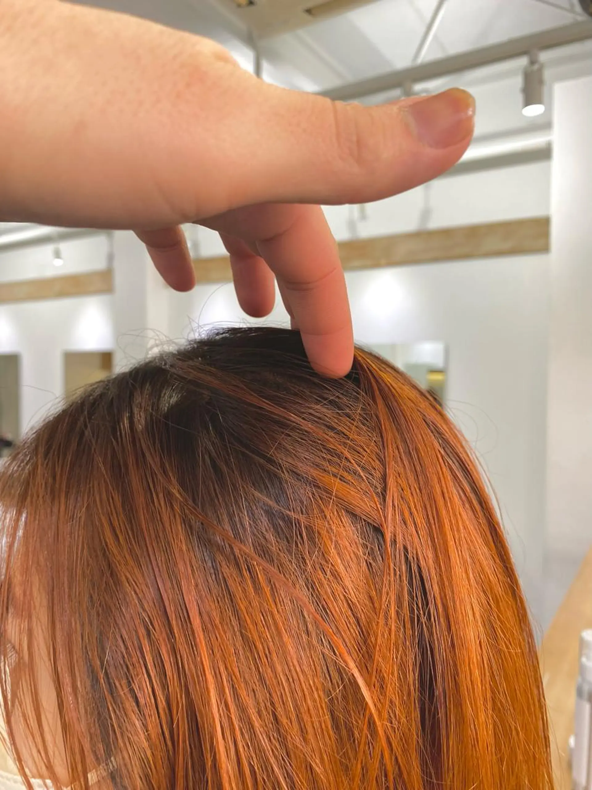 ミディアム カラー ブリーチ グラデーションカラー オレンジ カット ヘアカラー トリートメント 森貴裕/ベージュ/ パーマ/オリーブのヘアスタイル