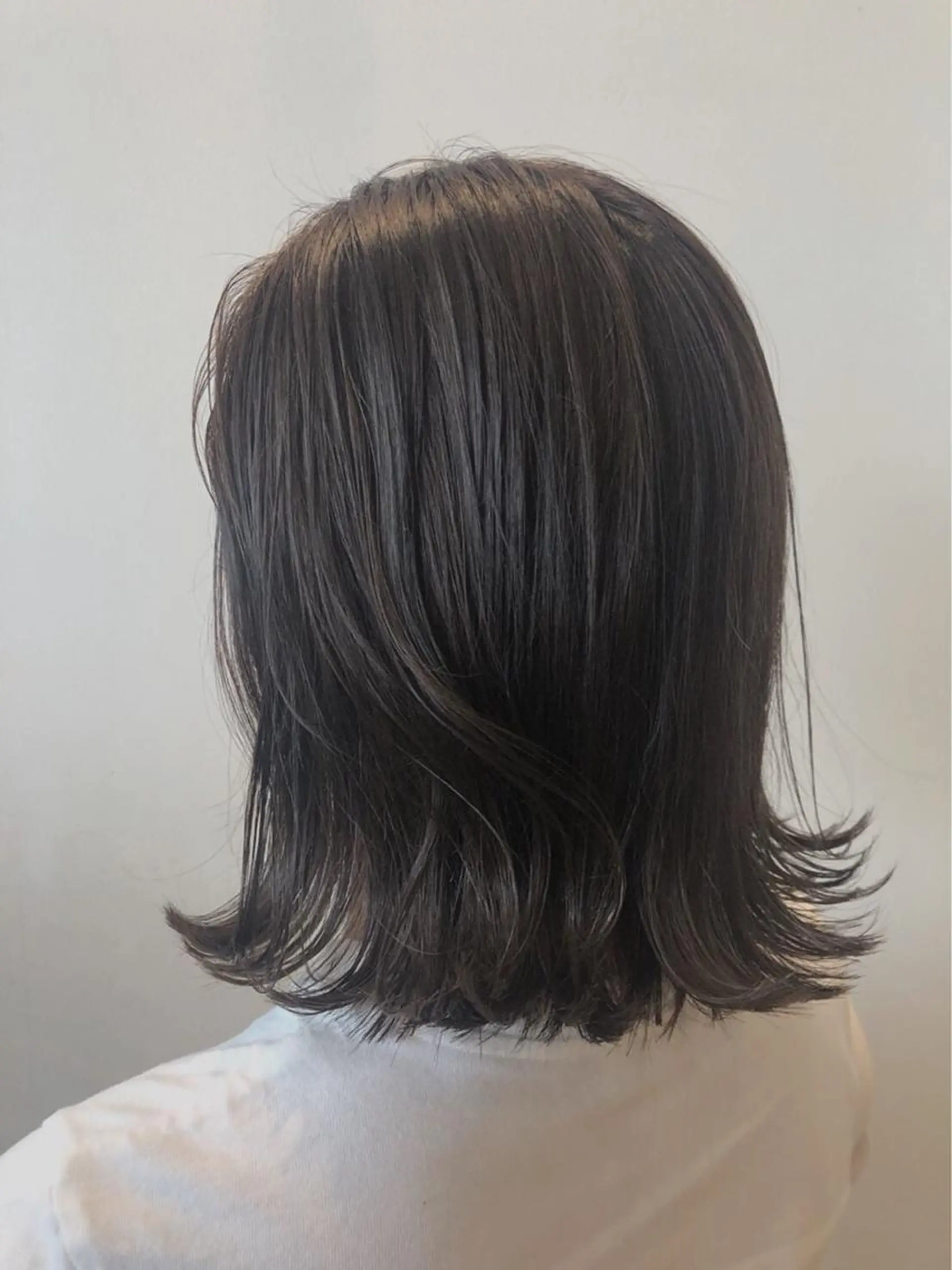 ミディアム カラー ヘアアレンジ 透明感カラー 外ハネヘア カット ヘアカラー トリートメント ニシダヒカリ🌙 髪質改善×似合わせのヘアスタイル