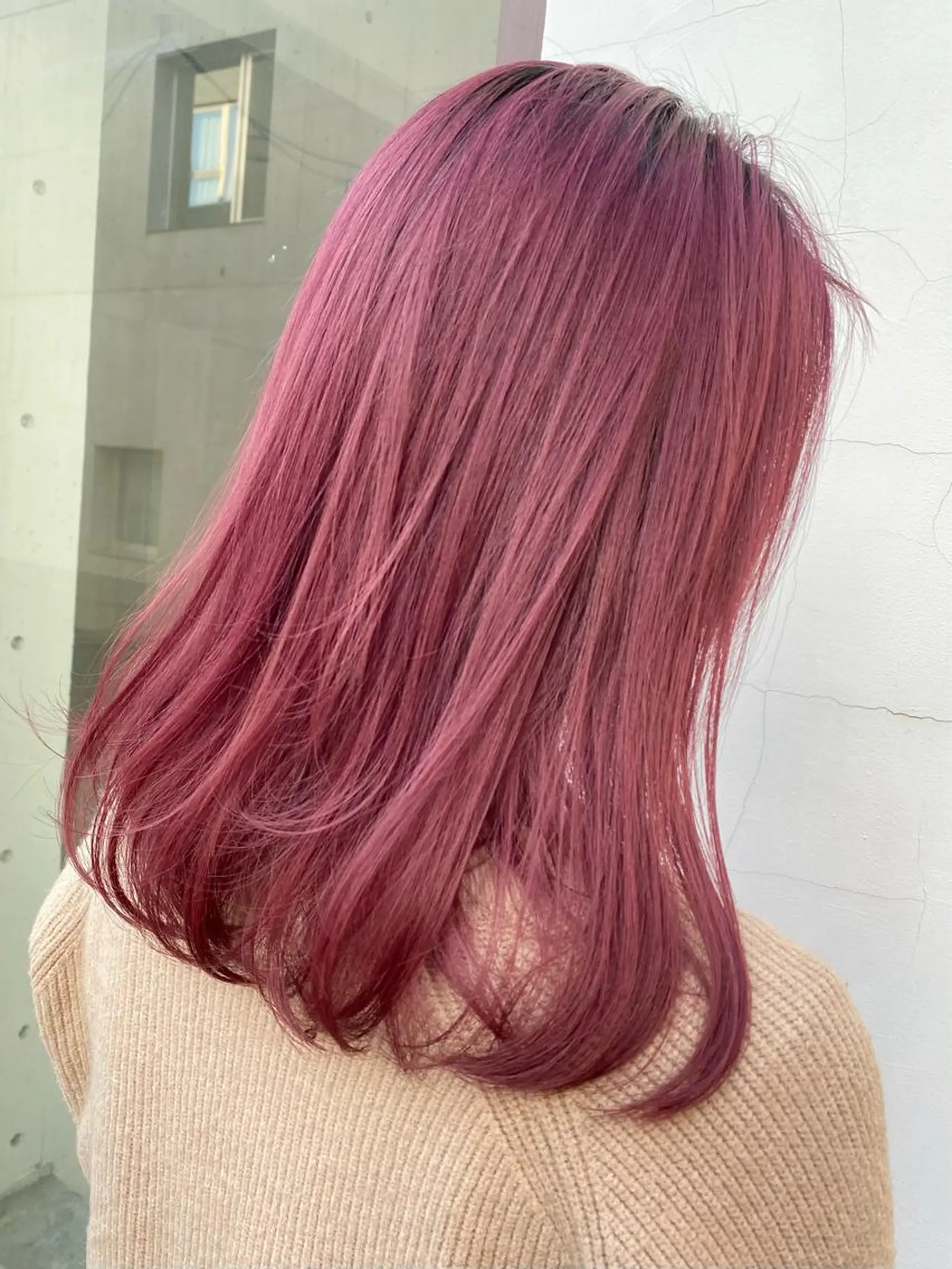 セミロング カラー ヘアアレンジ ベージュカラー ブリーチ ピンクカラー ピンクベージュ 境 健助のヘアスタイル