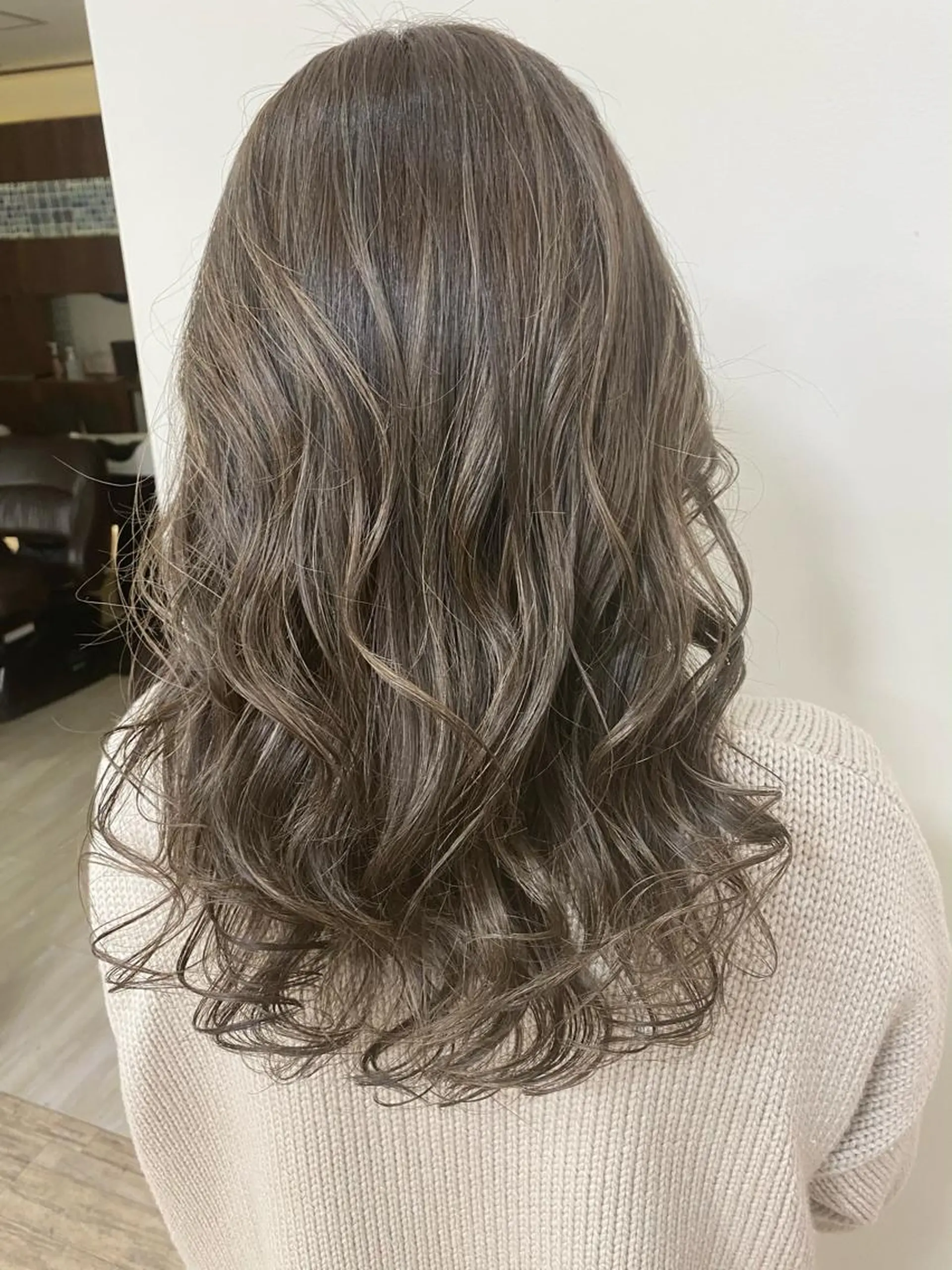 カラー SALOWIN栄 高須大貴のヘアスタイル