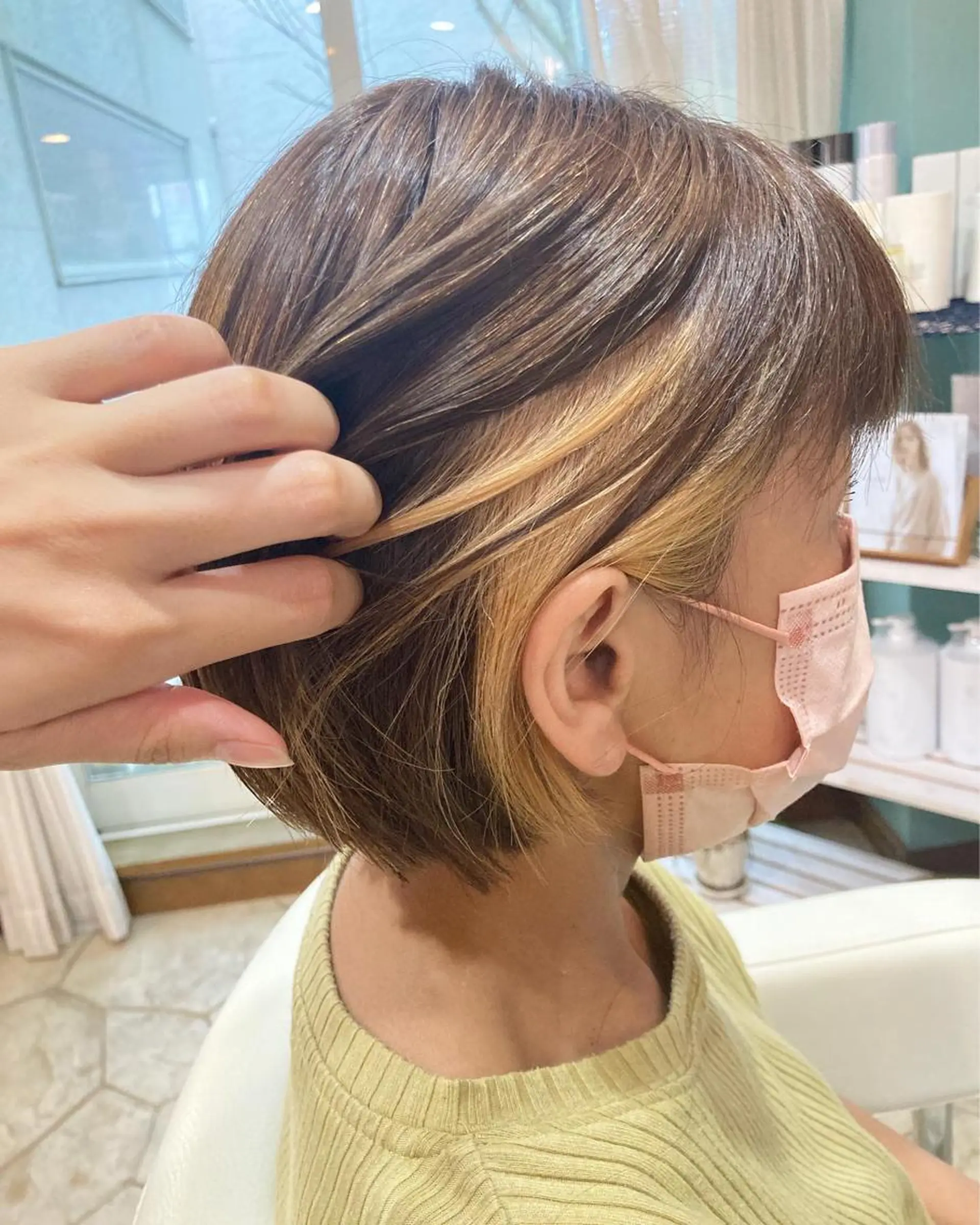 ショート カラー イヤリングカラー ボブ 谷川 穂のヘアスタイル