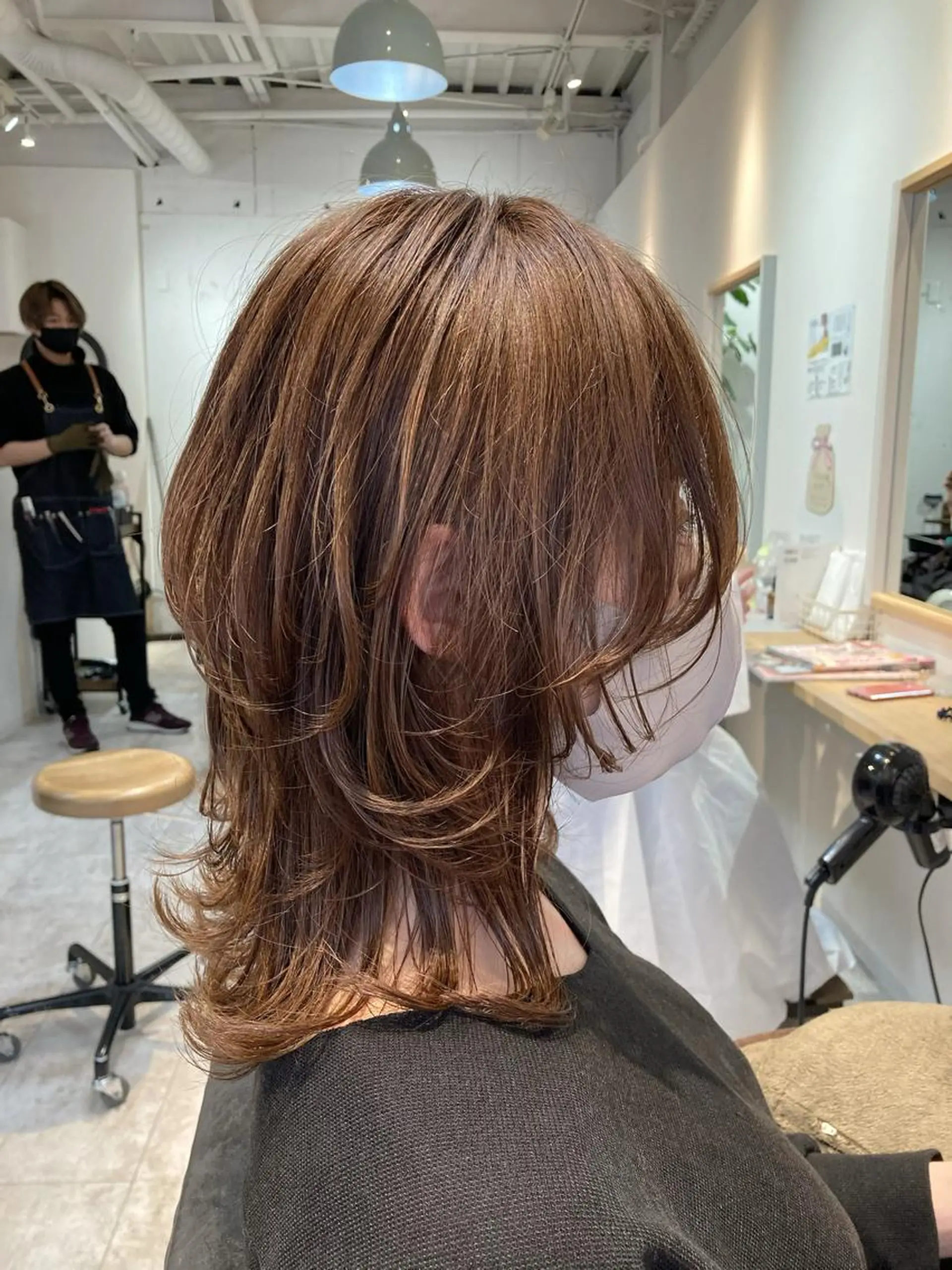 セミロング カラー ブリーチ グレージュ ハイトーンカラー ハイトーングレージュ ブリーチなしカラー 【女性指名No.1】 西口直子のヘアスタイル