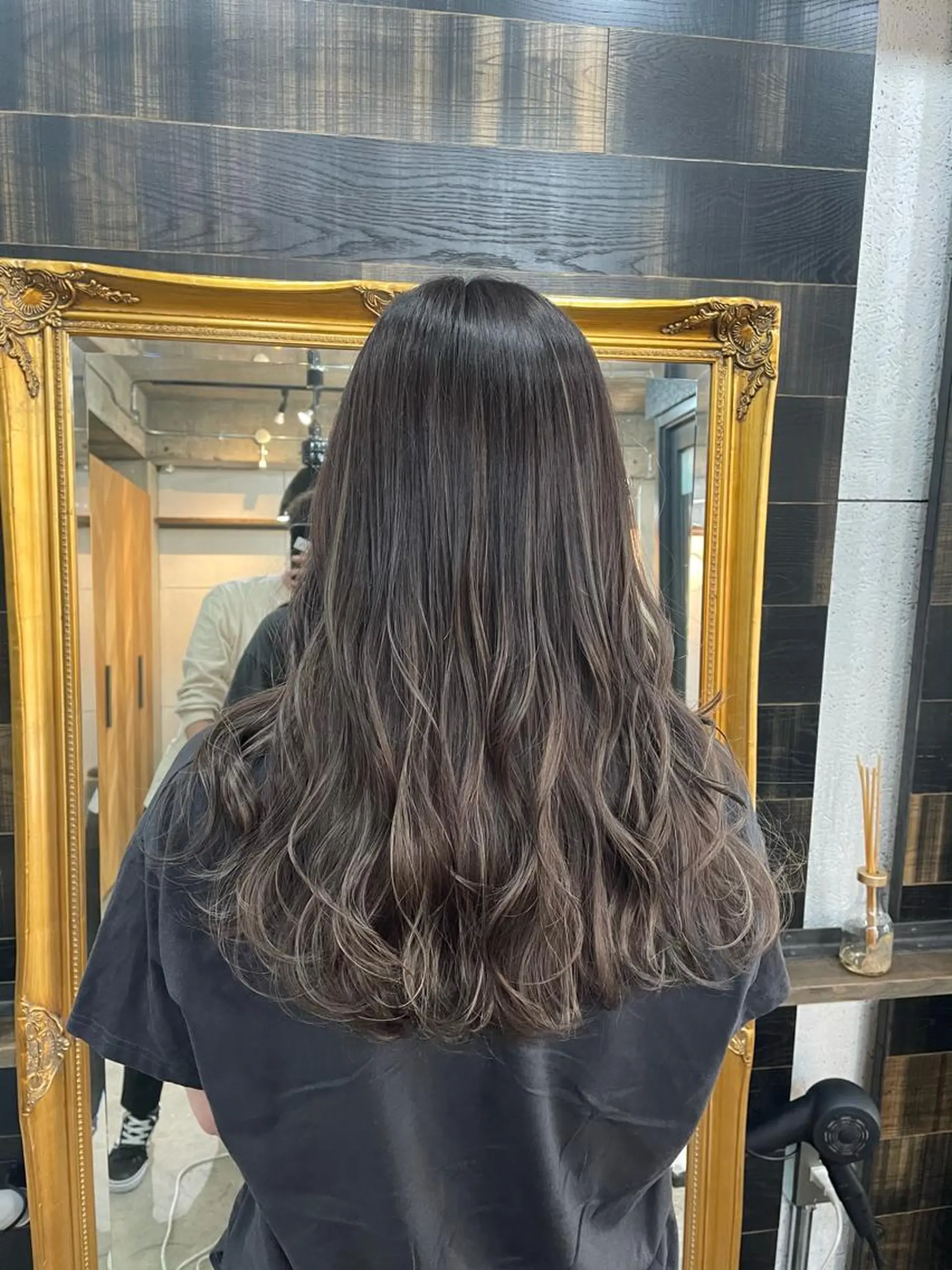 ミディアム カラー ハイライトカラー ハイライト ヘアカラー トリートメント SOA所属・西村あきや トレンド韓国ヘアのヘアスタイル