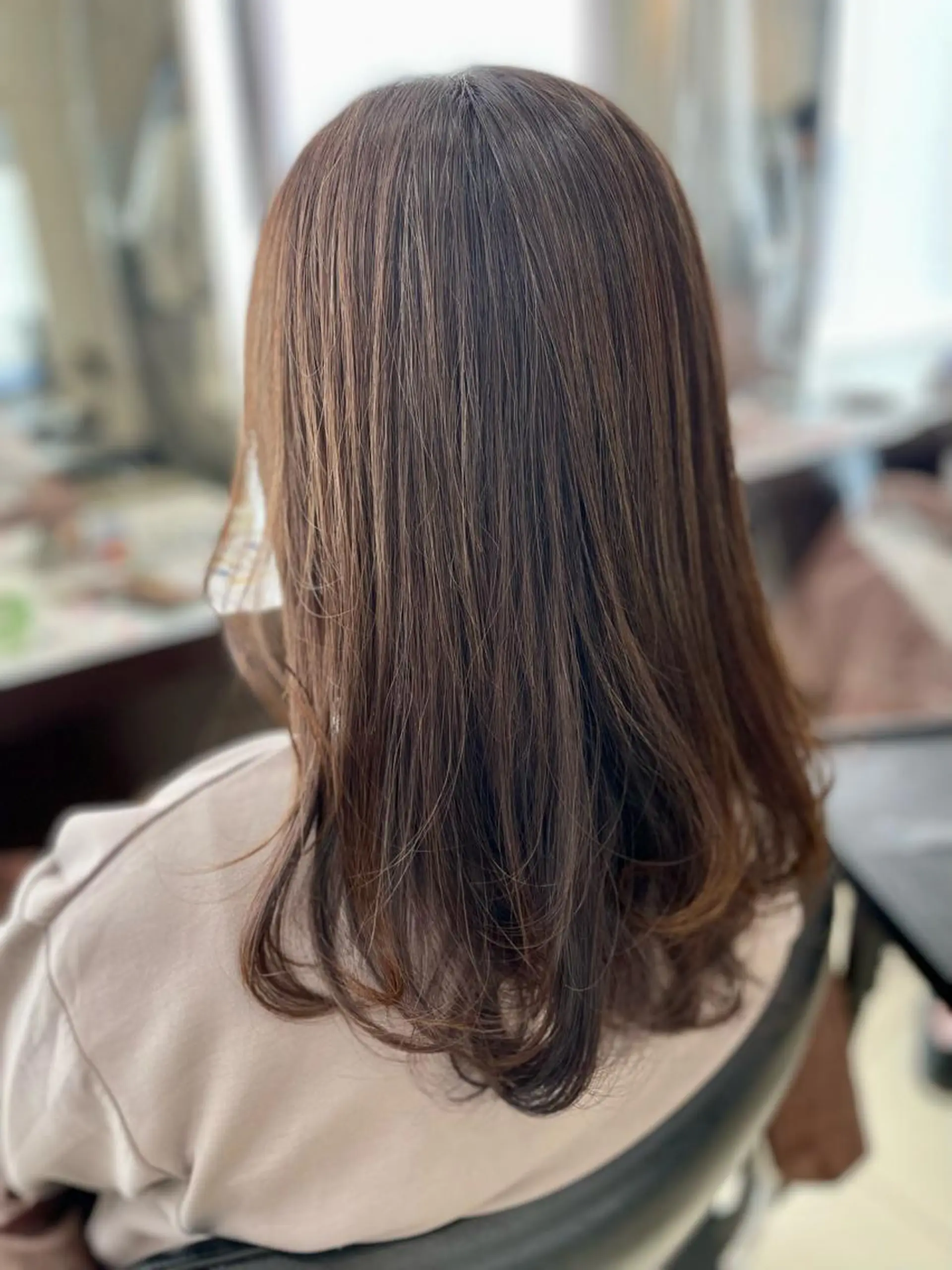 セミロング カラー ベージュカラー 嶌田 沙紀のヘアスタイル