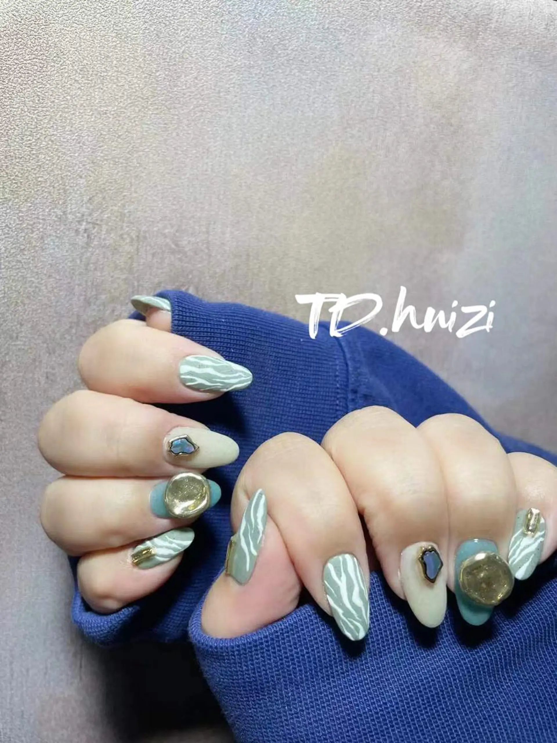 セミロング めぐみのネイルサロン スタッフ練習のネイルデザイン