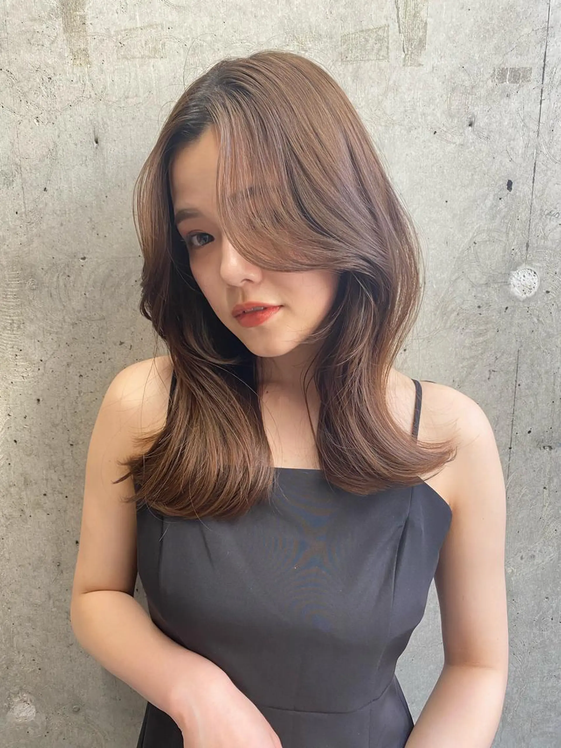 セミロング くびれヘア ハイライト 韓国風ヘア レイヤーカット 小顔カット カット ヘアカラー トリートメント Pia ツボイ ケイタのヘアスタイル