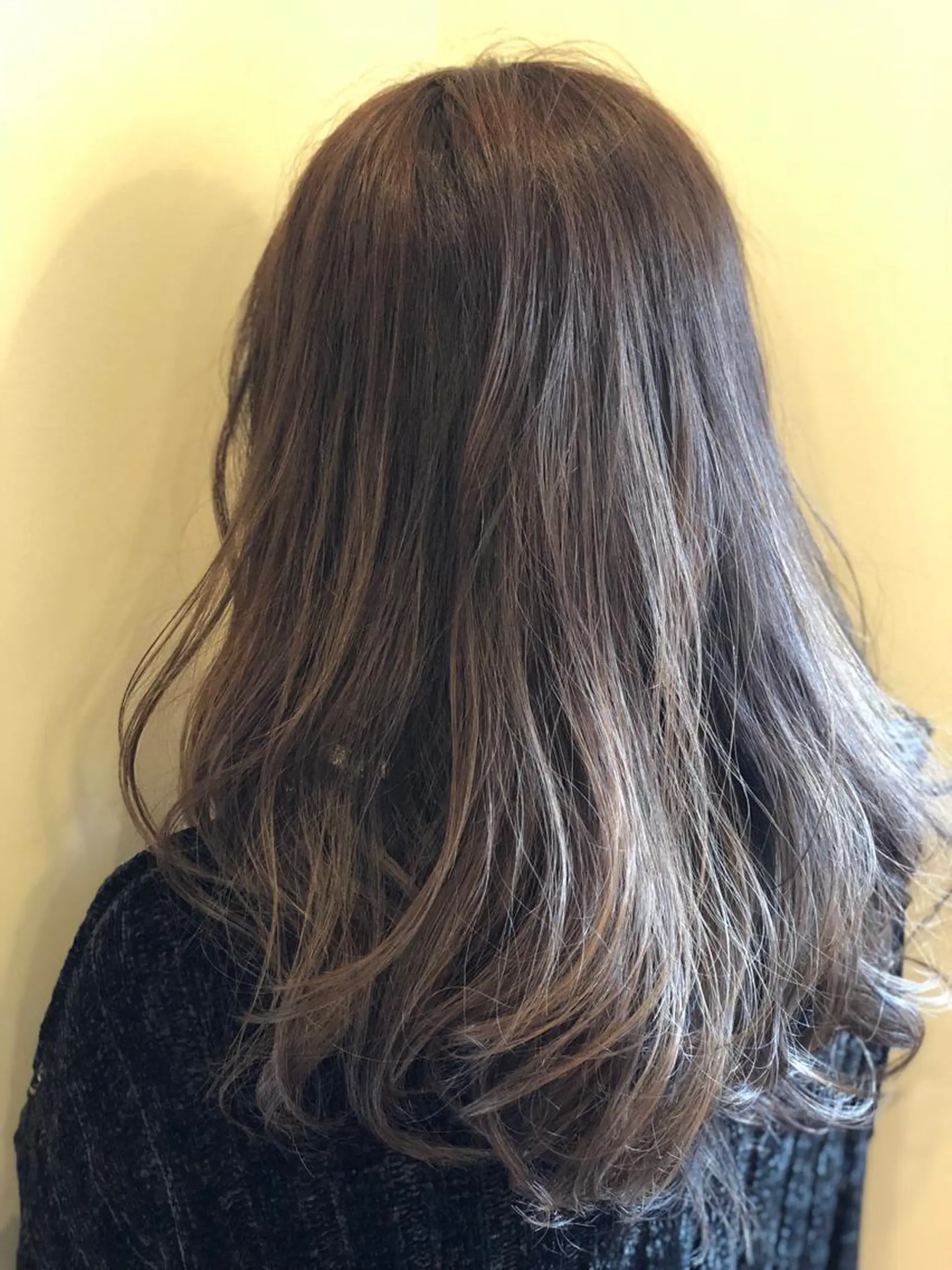 セミロング カラー グラデーションカラー 口コミ評価4.9⭐︎ カワナベ　マサシのヘアスタイル