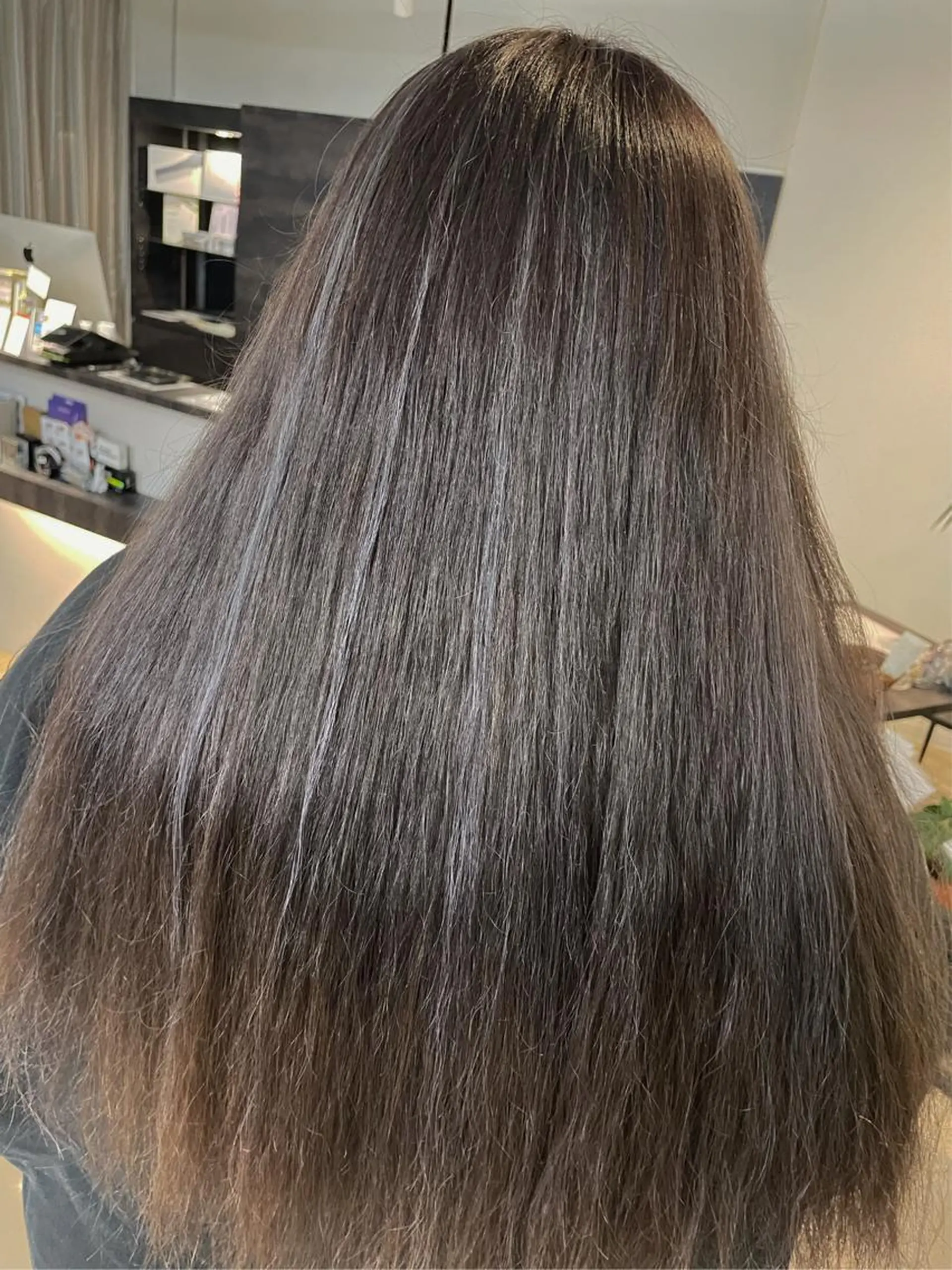 カラー 小山 麗奈のヘアスタイル