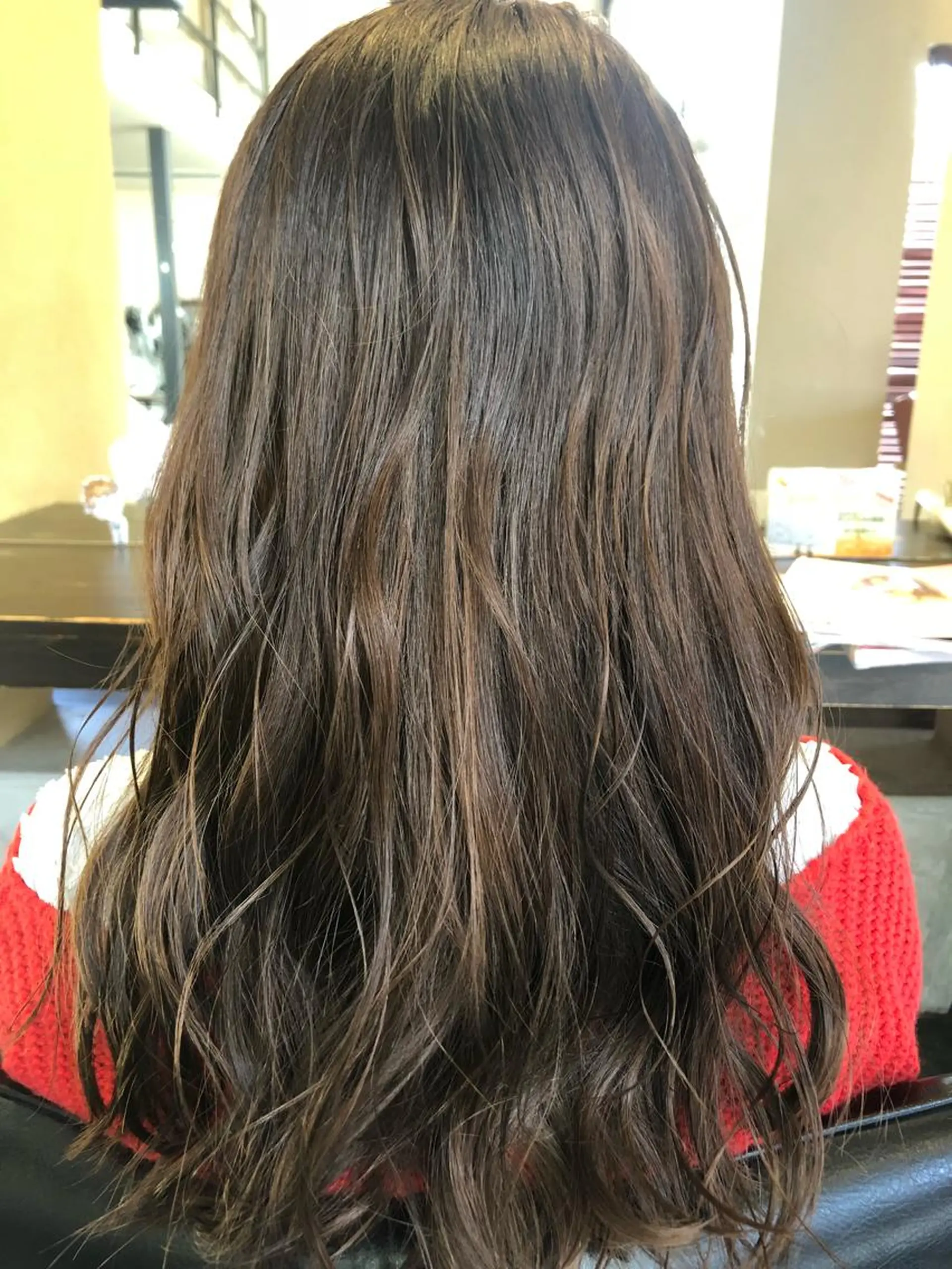 ロング カット ヘアカラー トリートメント トップスタイリスト 大野 唯のヘアスタイル