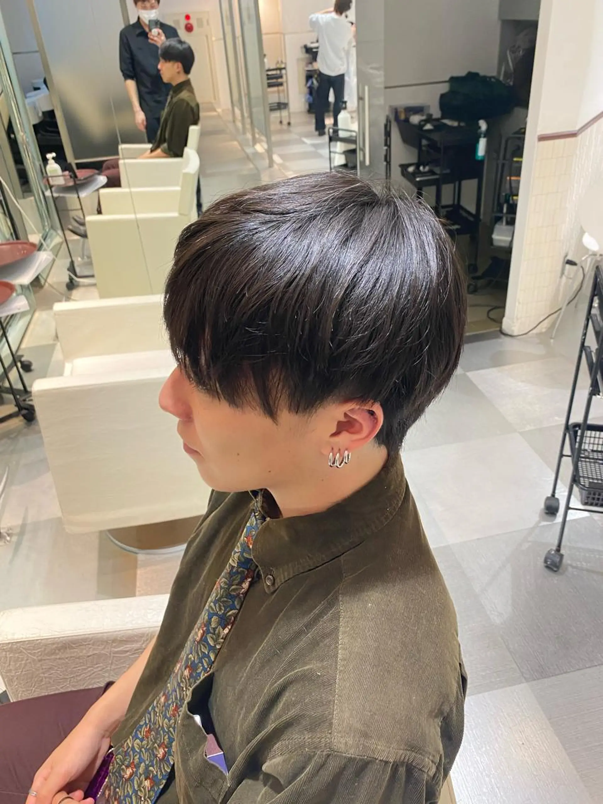 メンズ マッシュ コテ巻き風パーマ 藤澤　知彌のヘアスタイル