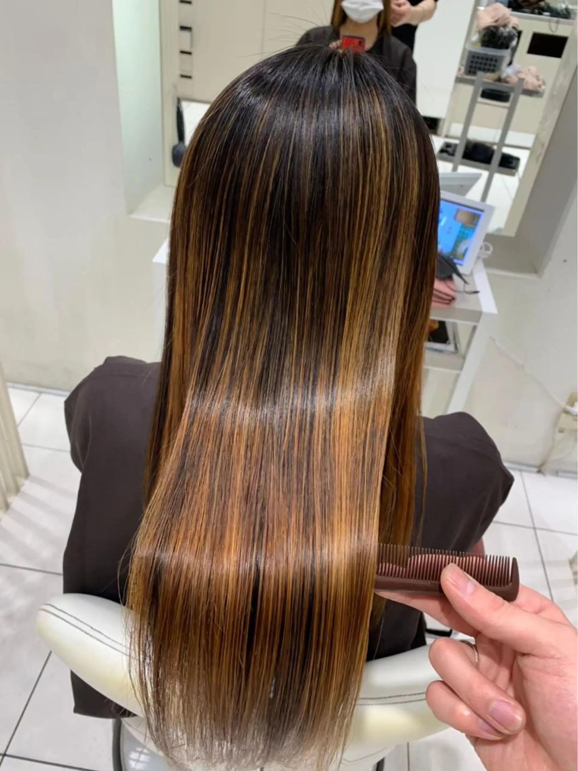 ロング カラー ブリーチ 髪質改善 EARTH 福岡天神赤坂店のヘアスタイル