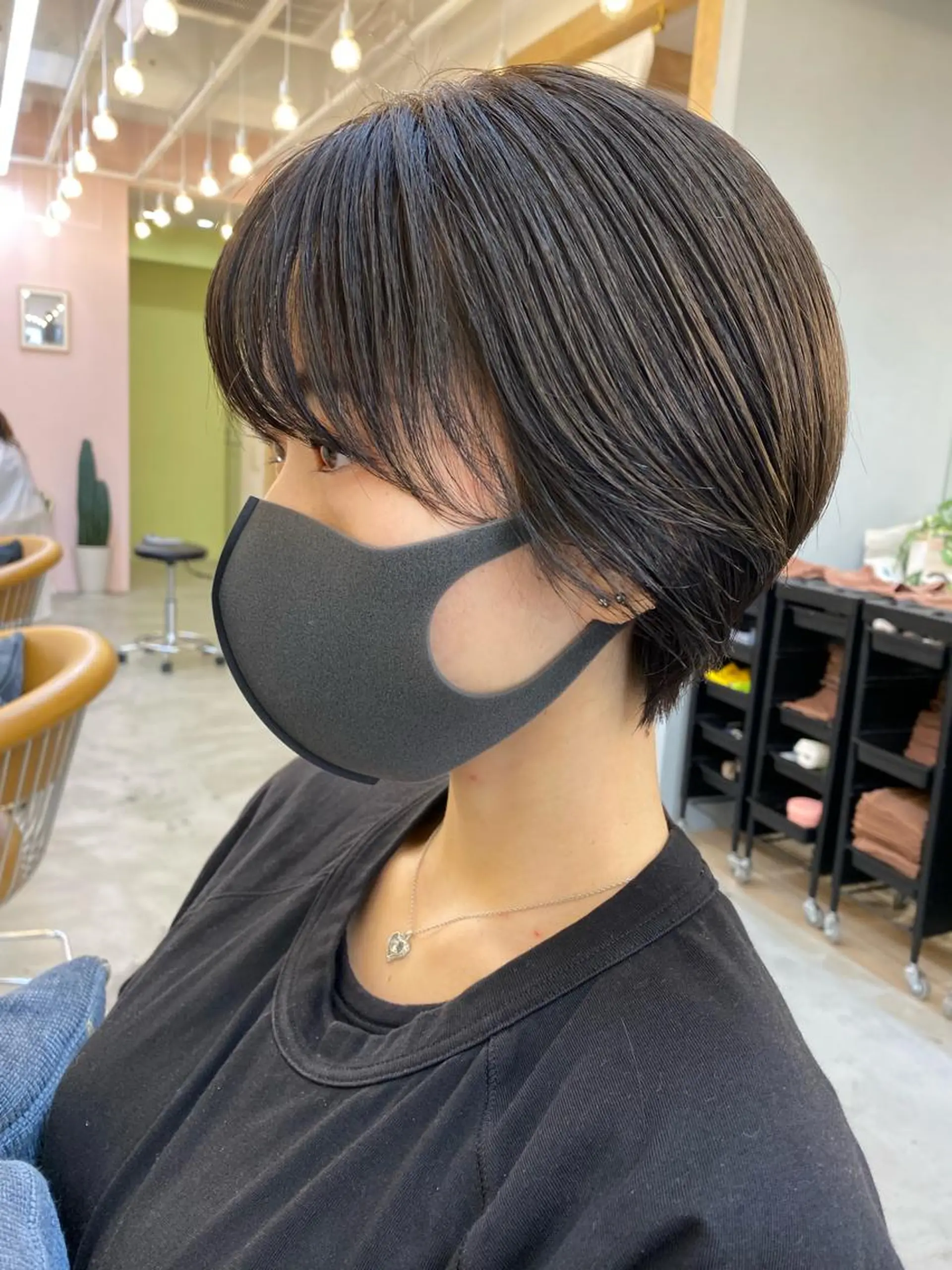 ショート カット ヘアカラー トリートメント 顔周り/ブリーチなし /縮毛矯正🫧伊勢のヘアスタイル