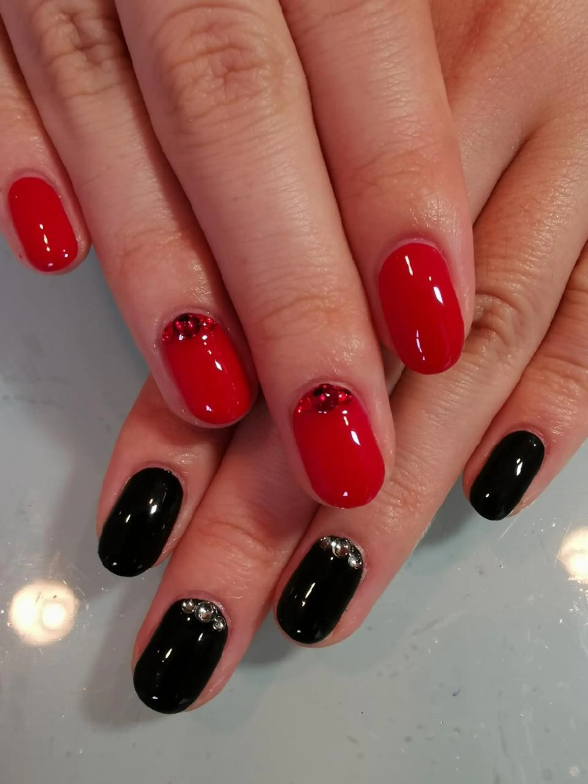 ネイル 赤色 ネイルサロン Lelienルリエのネイルデザイン