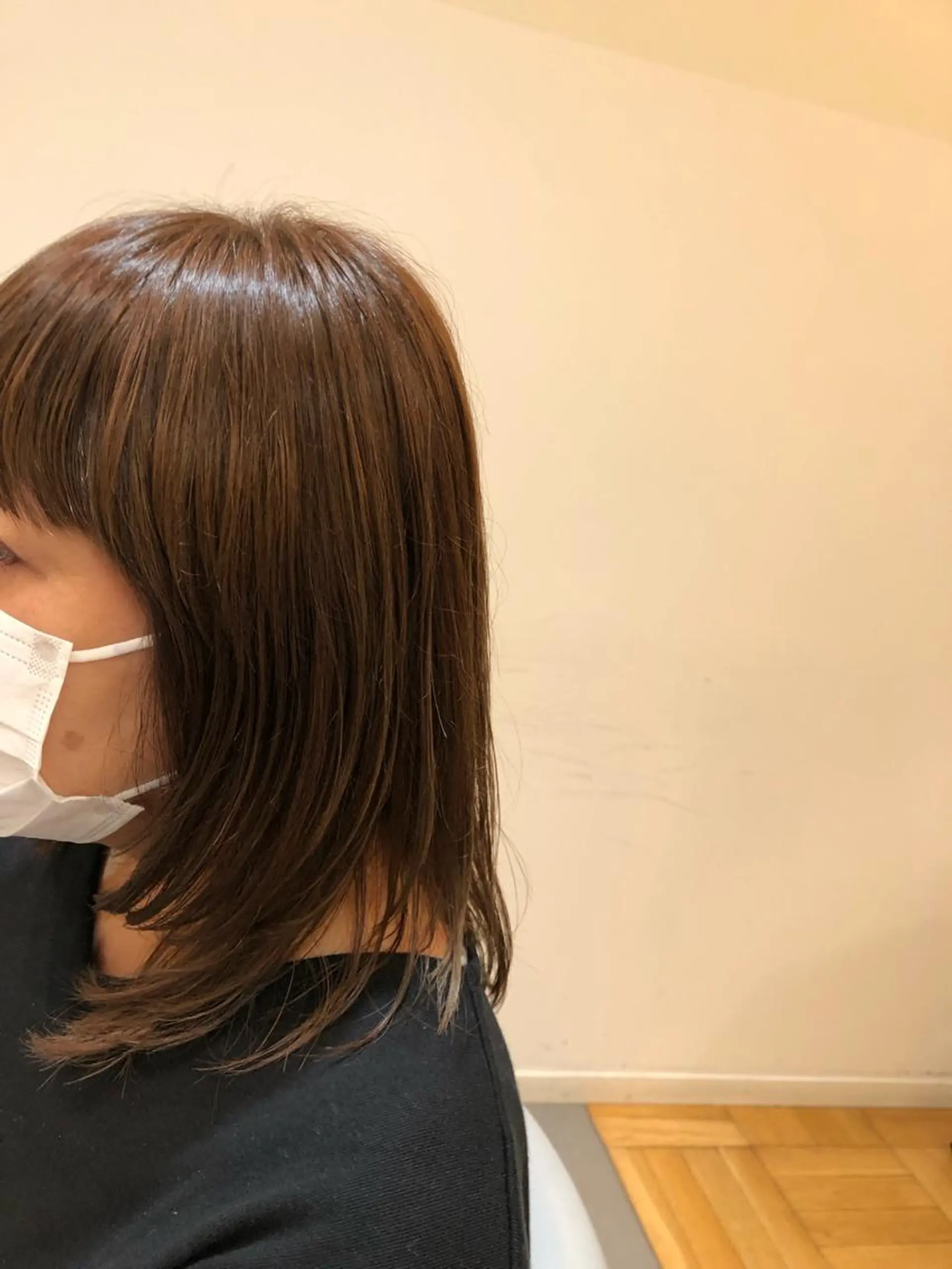 ミディアム 顔周りカット レイヤーカット コテ巻きパーマ 阪上 沙織のヘアスタイル