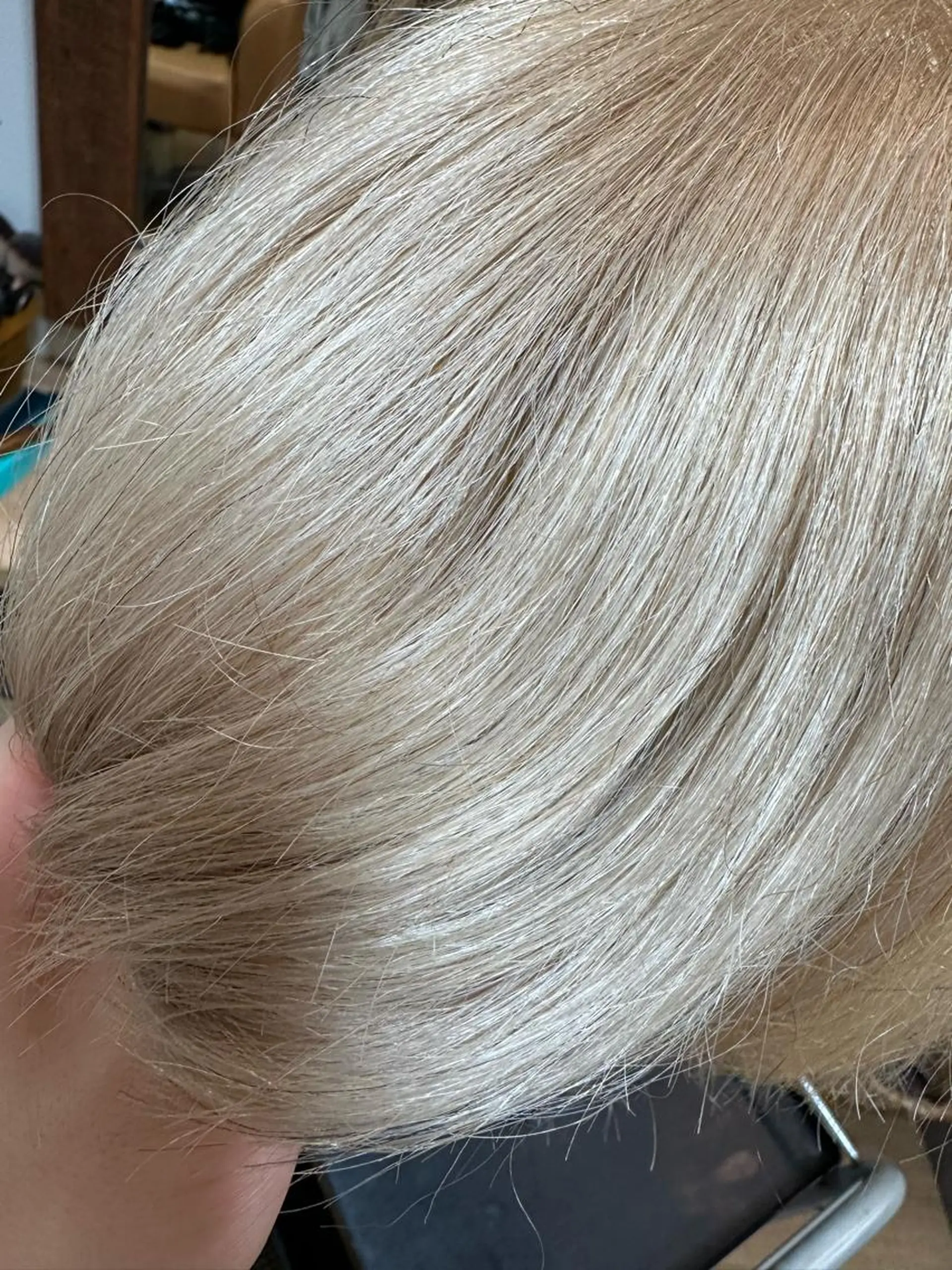 ショート カラー ブリーチ ハイトーンカラー ヘアカラー トリートメント 田中 泰正のヘアスタイル