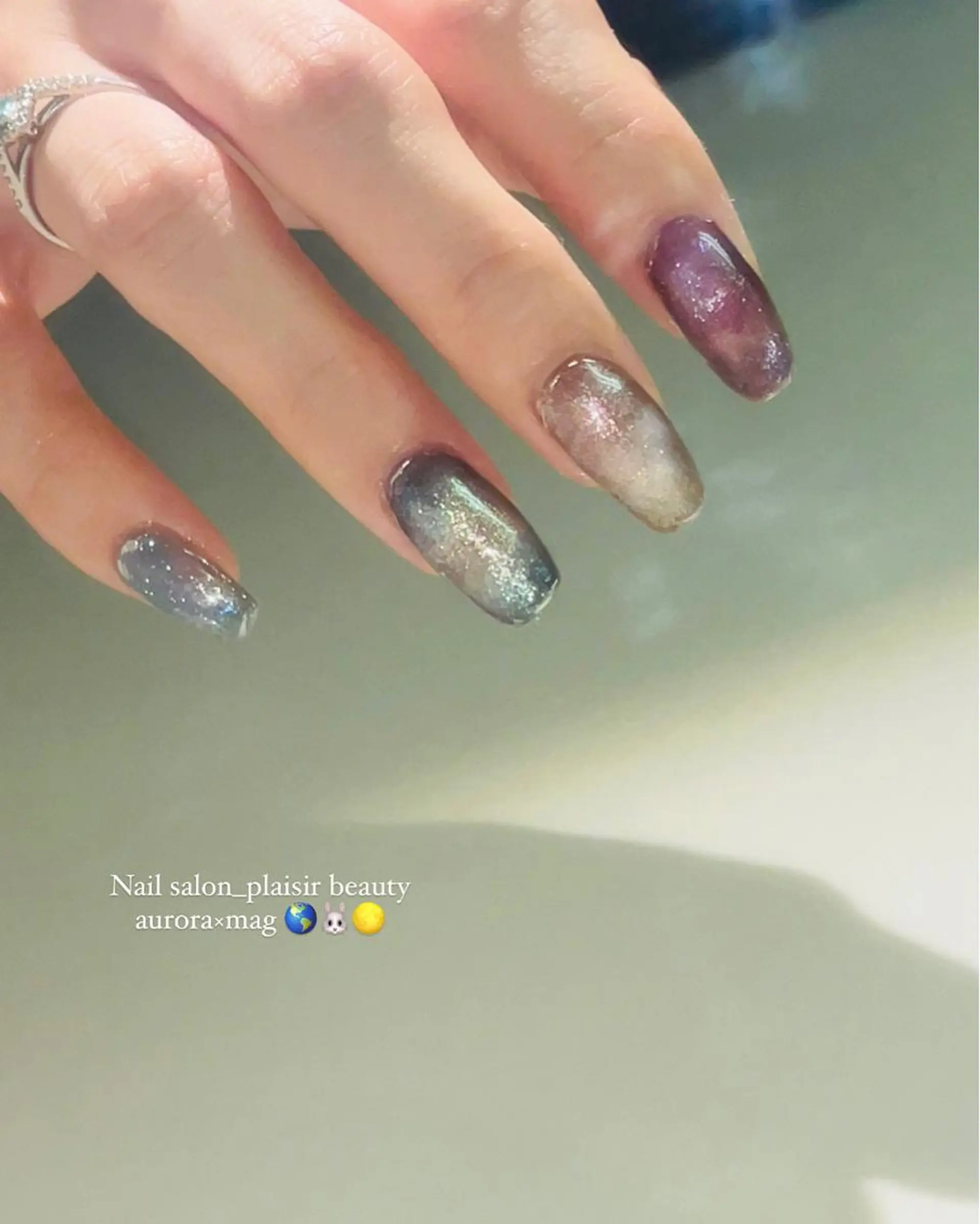 ネイル グラデーション ラメ(グリッター) ラメグラデーション マグネットネイル ニュアンスネイル ハンドネイル Plaisir beautyのネイルデザイン