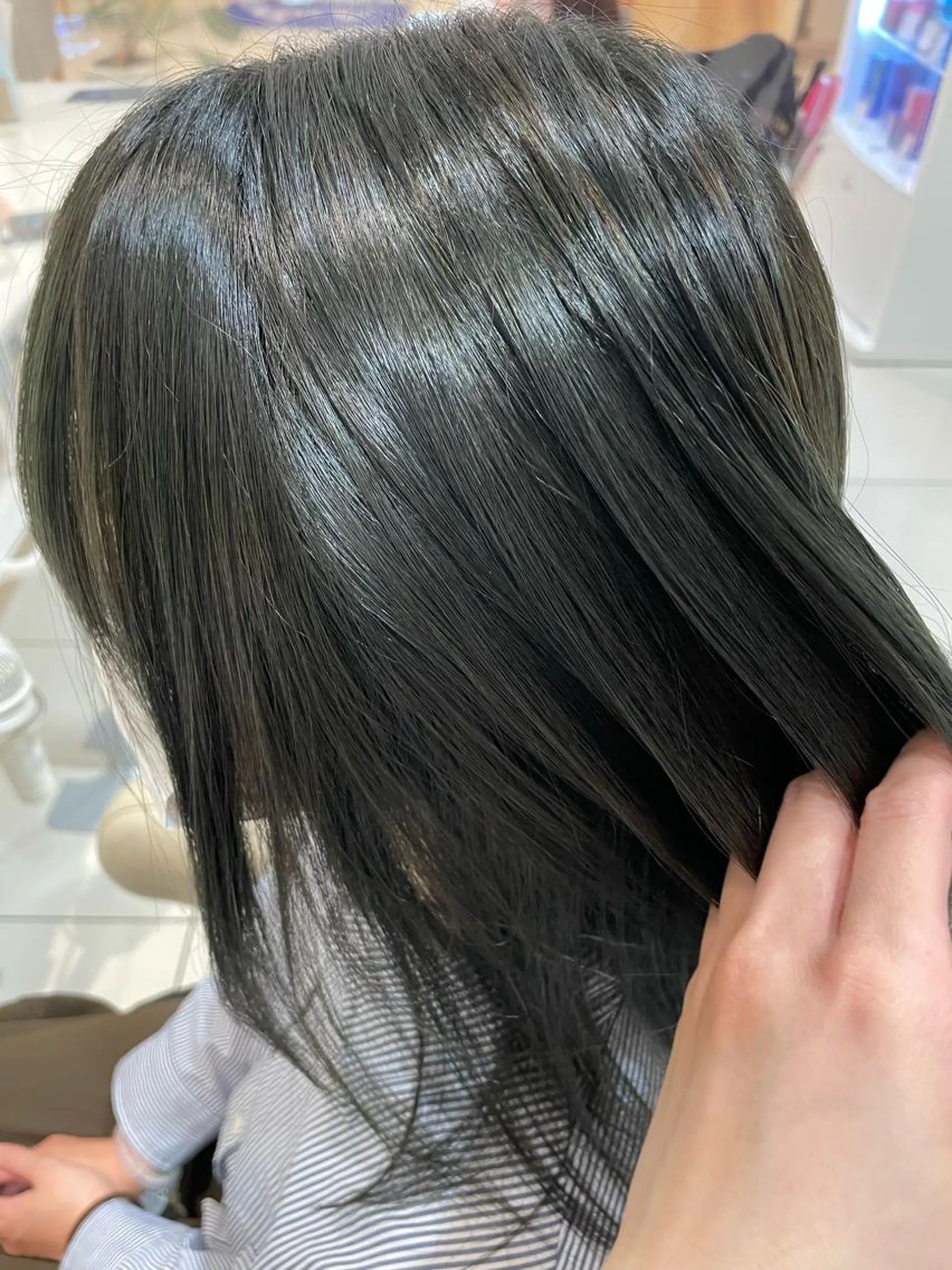 セミロング カラー オリーブカラー ユ カの眉毛・アイブロウイメージ