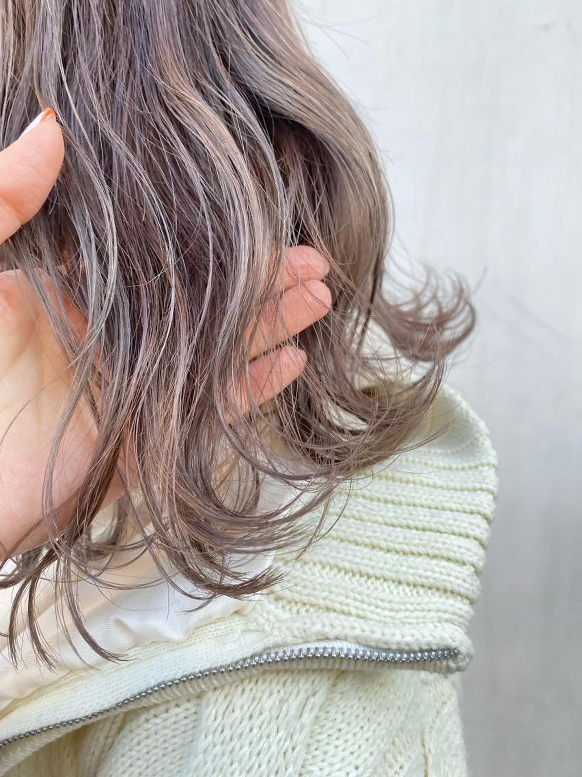 ミディアム 小林 朋花のヘアスタイル