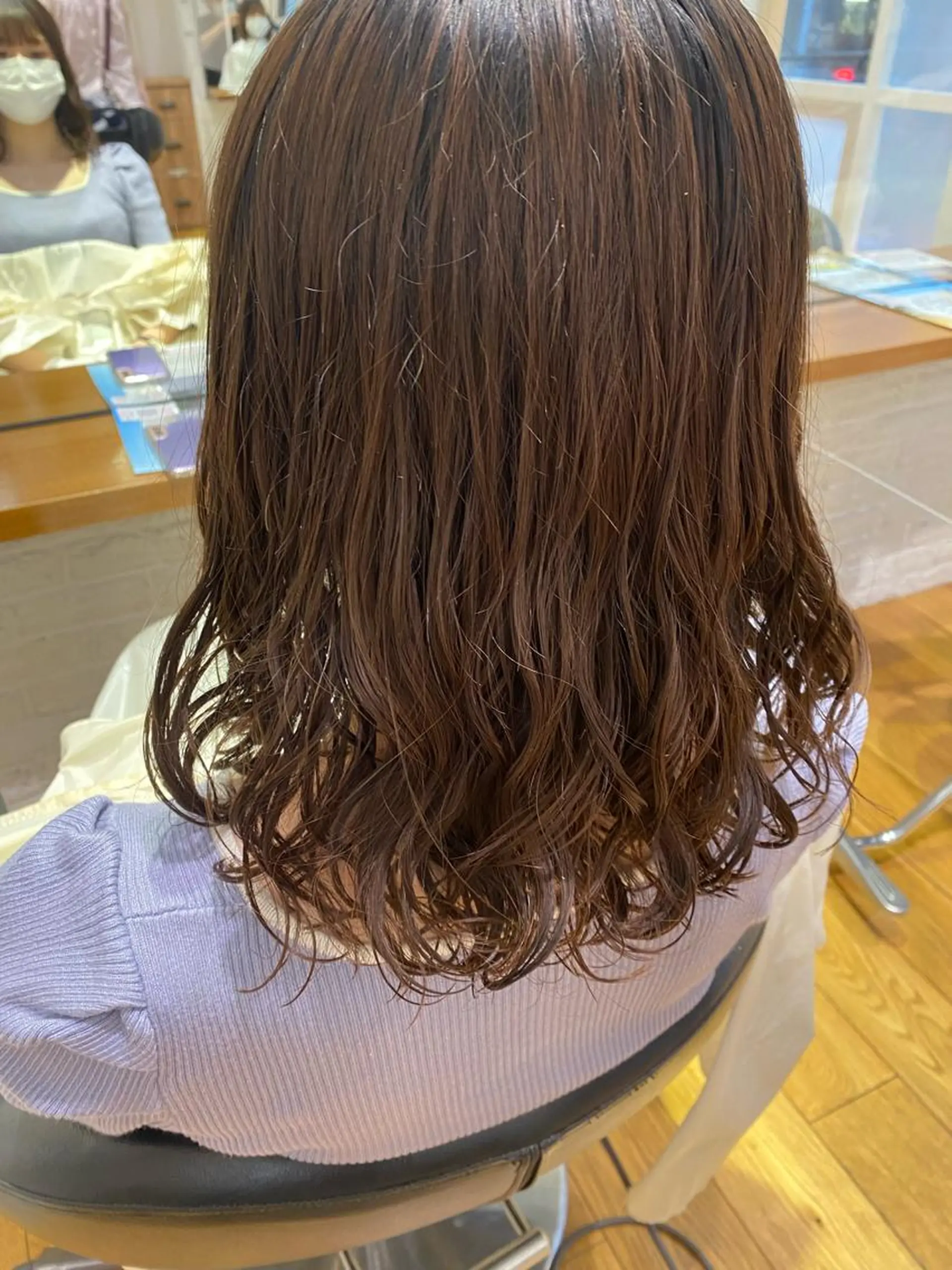 ミディアム コテ巻き風パーマ🫧 麻尋のヘアスタイル