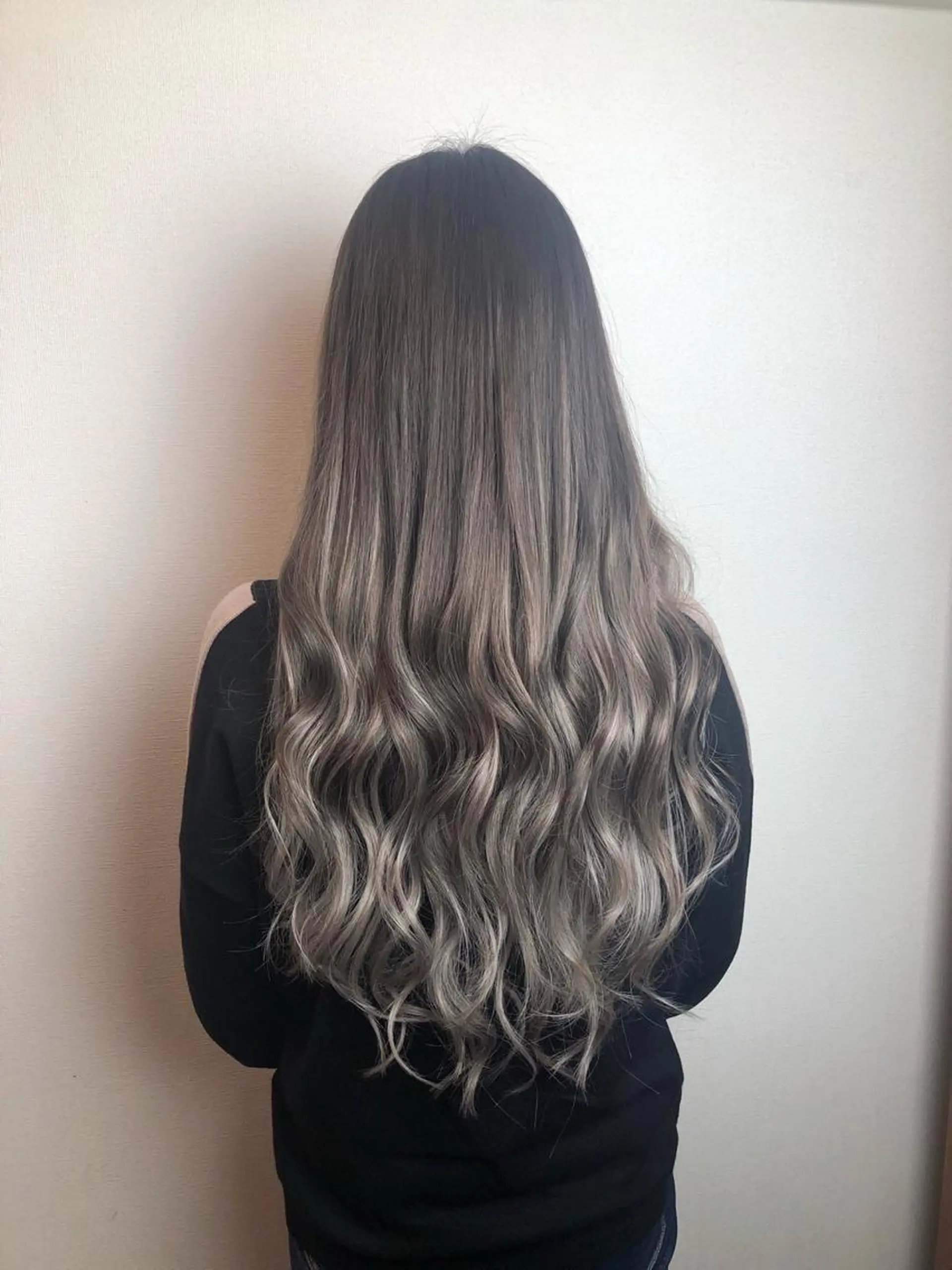 ロング カラー シールエクステ グラデーションカラー エクステ エクステ 是枝 さくらのヘアスタイル