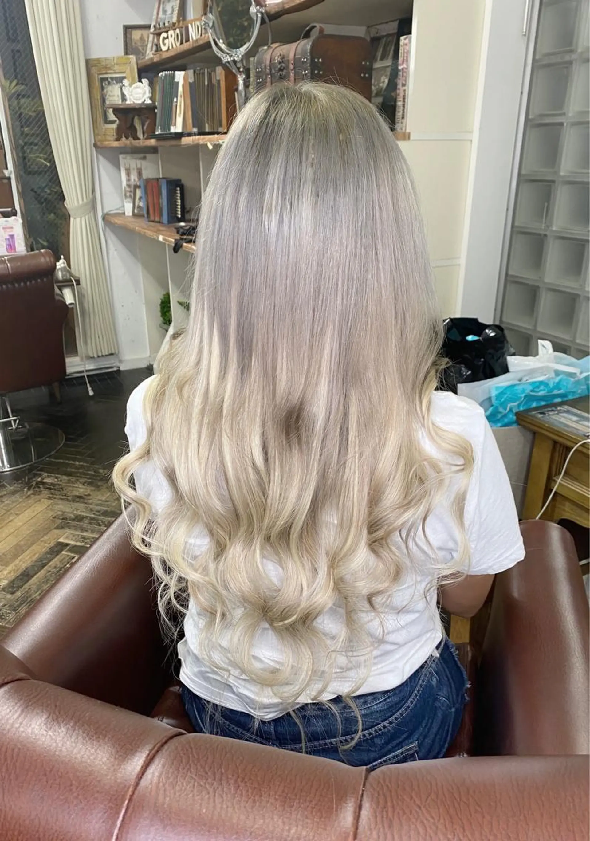 ロング カラー ハイトーンカラー モモカ/ハイトーン /バレイヤージュのヘアスタイル