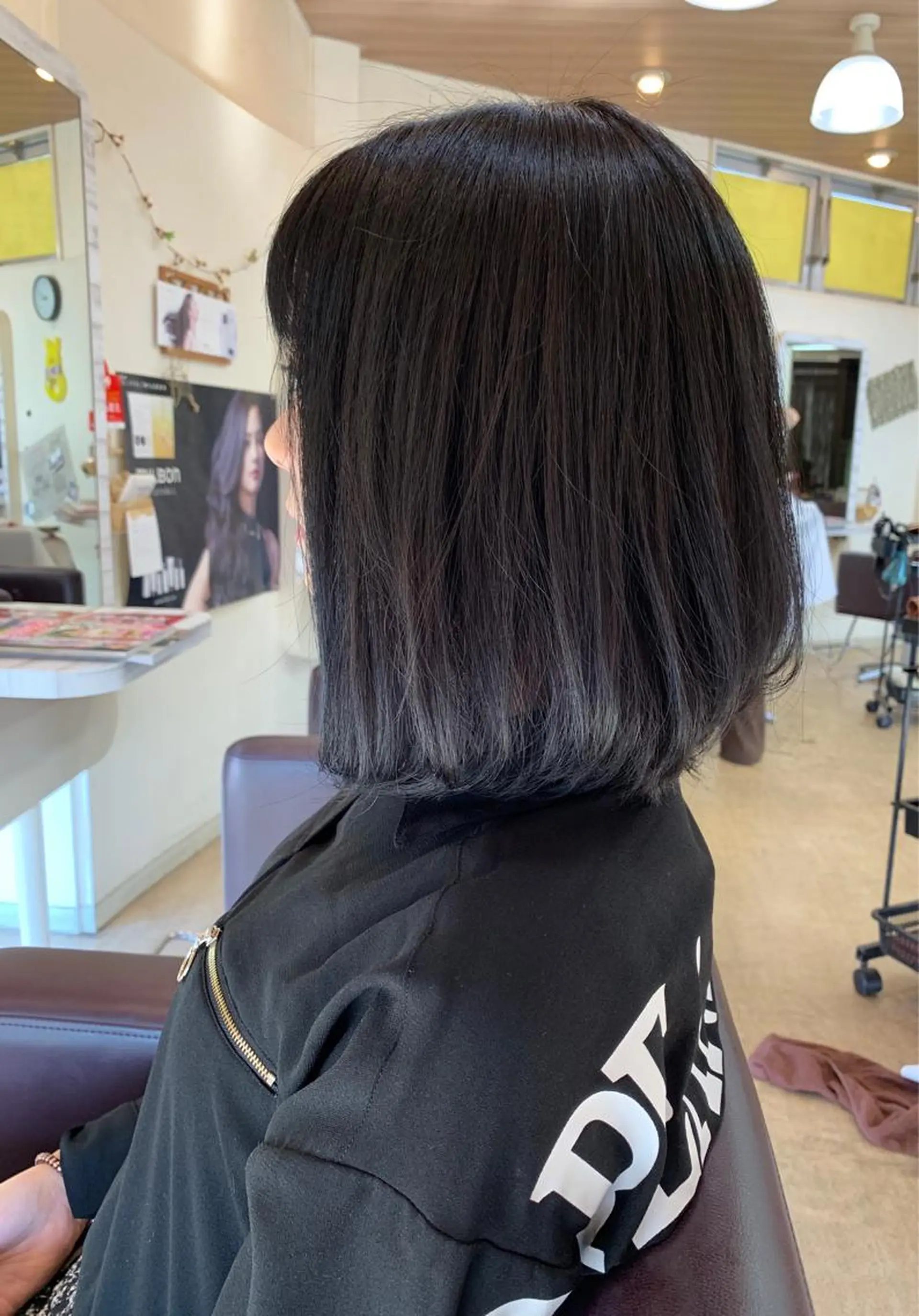 ミディアム 加藤 遥花のヘアスタイル