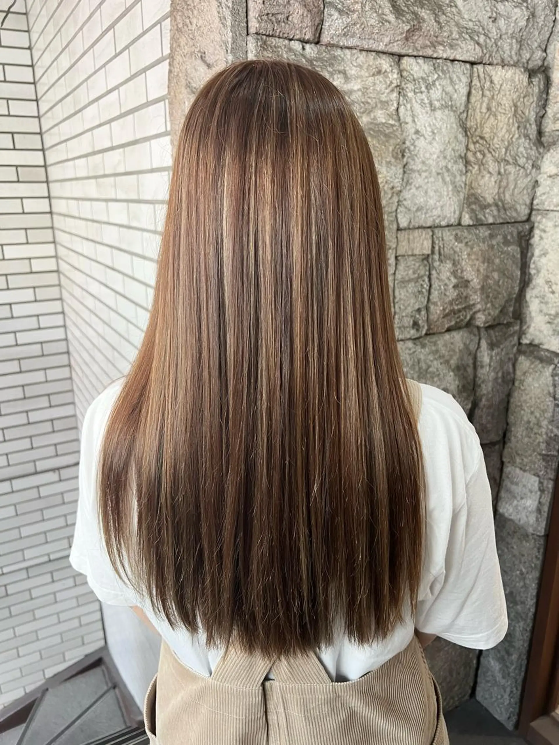 ロング カラー 蓮見  友里のヘアスタイル