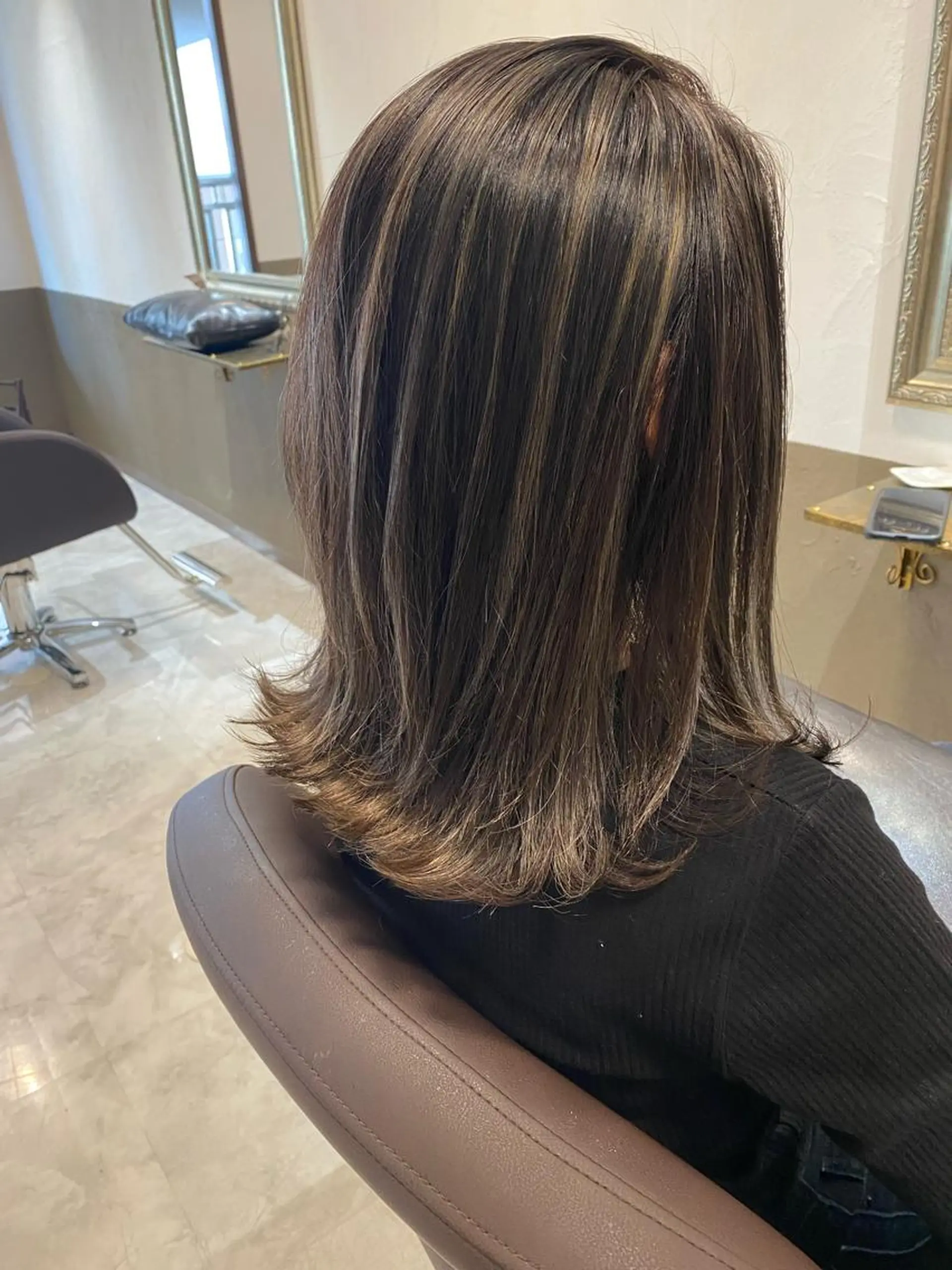セミロング カラー 坂井田 浩樹のヘアスタイル