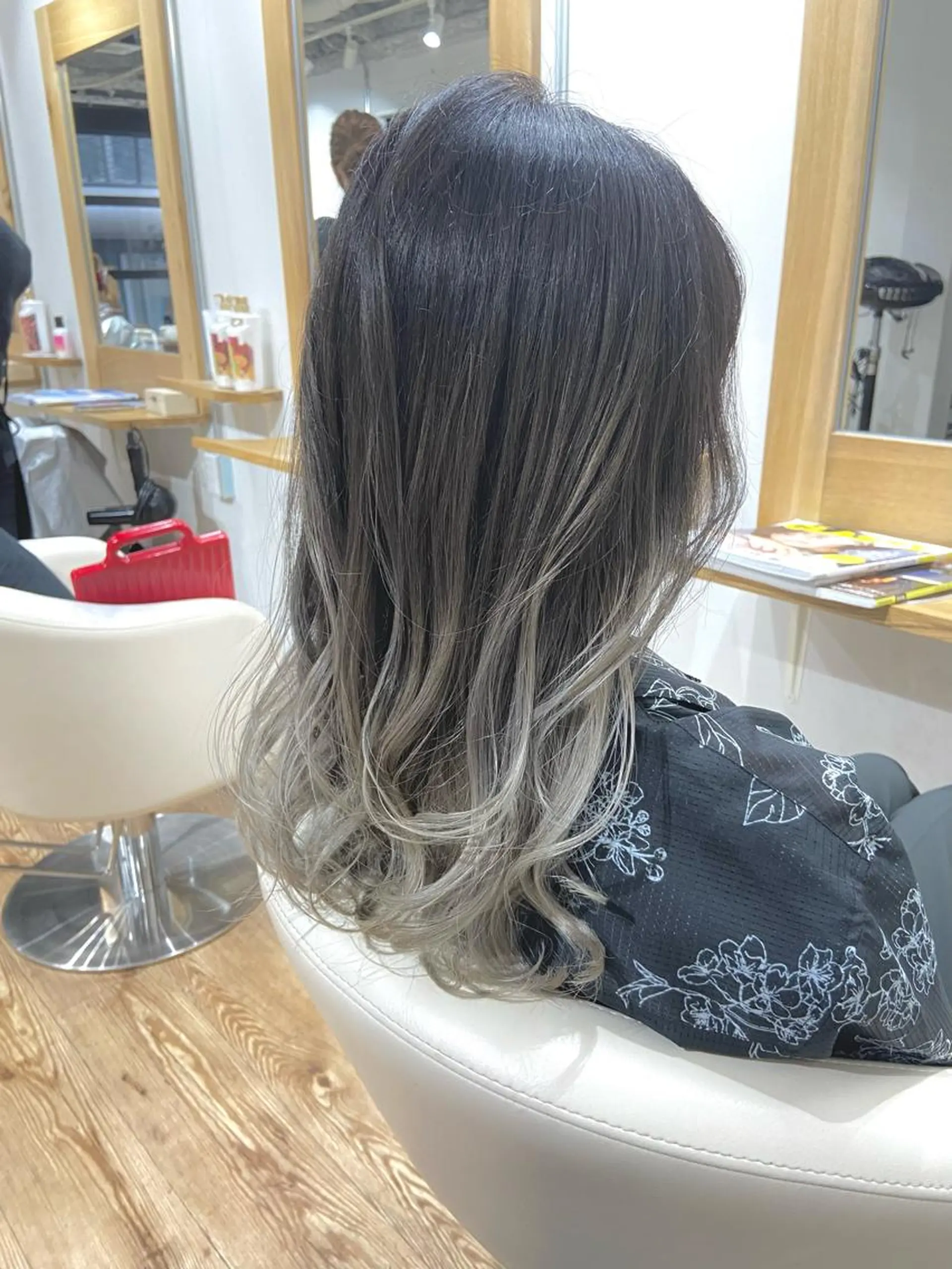 セミロング カラー 切りっぱなしボブ ショートボブ バレイヤージュ ブリーチ デザインカラー ヘアカラー Kensho 京都駅 ケアブリーチのヘアスタイル