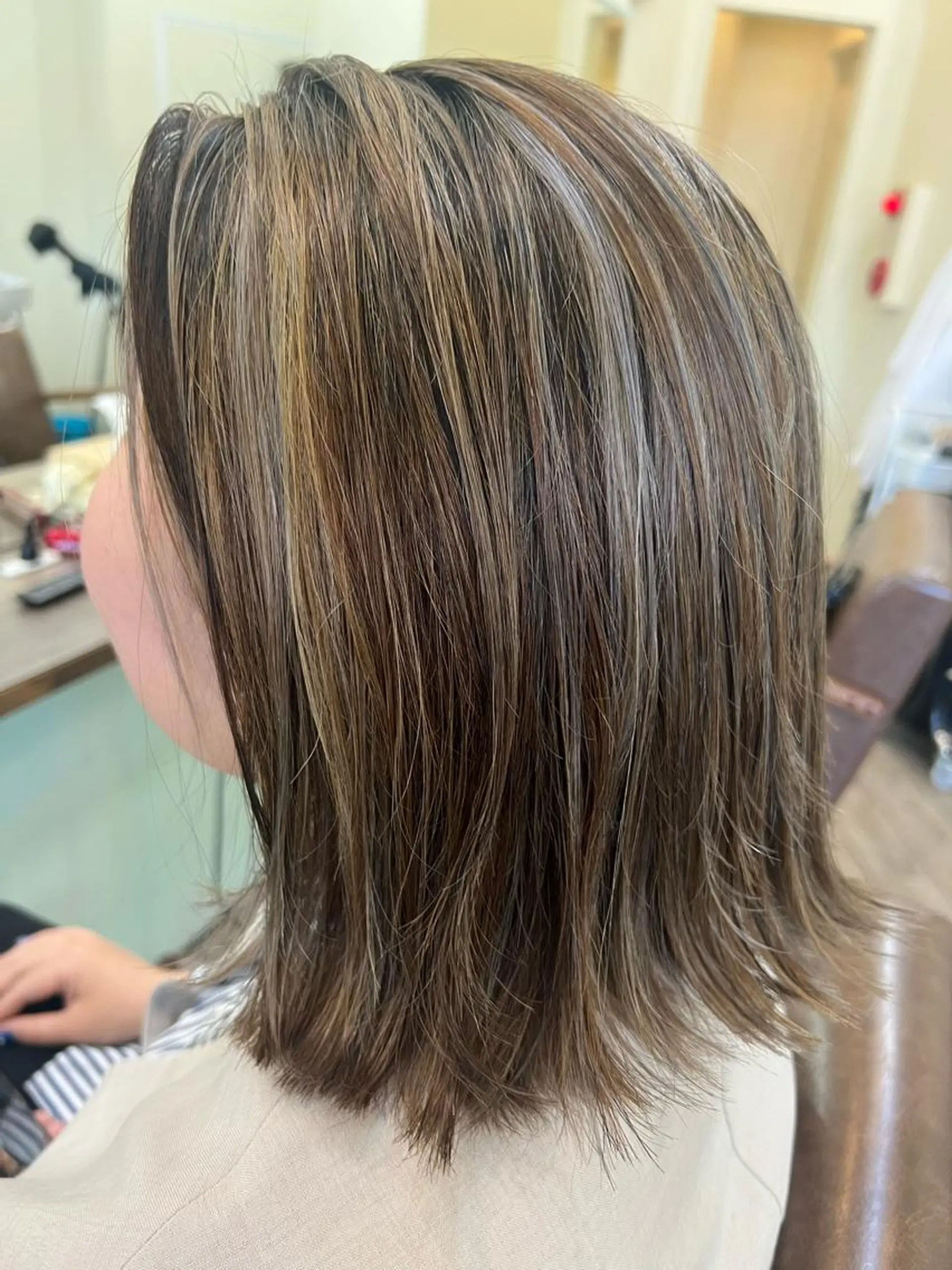 ミディアム カット ヘアカラー トリートメント 鶴見 和美のヘアスタイル