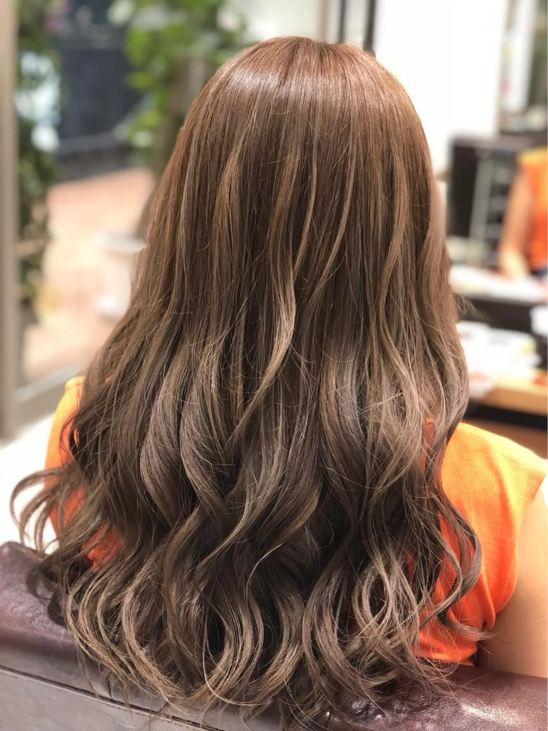 ロング カラー ベージュカラー ヘアカラー トリートメント 梅田 翔一朗のヘアスタイル