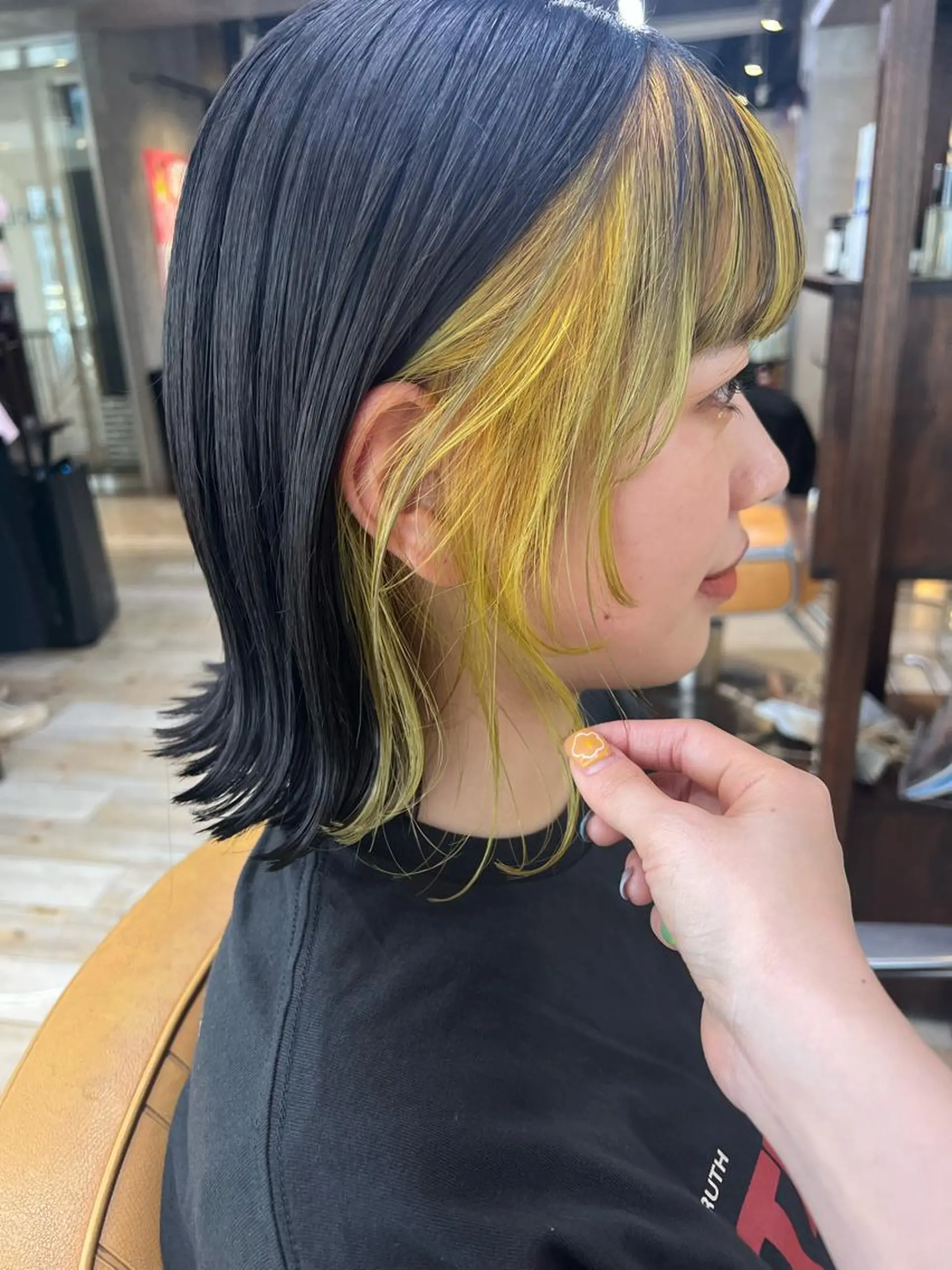 ショート カラー ヘアアレンジ 切りっぱなしボブ ミストバング イヤリングカラー  フェイスフレーミング インナーカラー サナ🌱 切りっぱなしボブのヘアスタイル