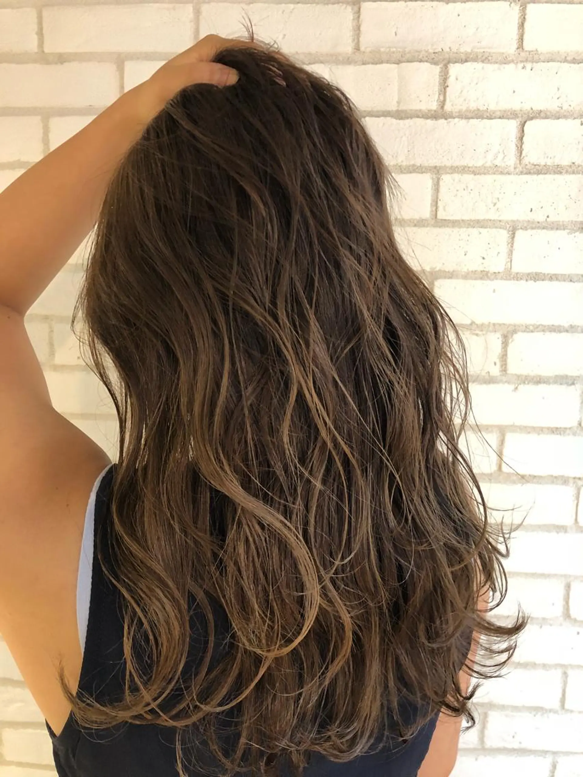 カラー ハイライトカラー takumi Hのヘアスタイル