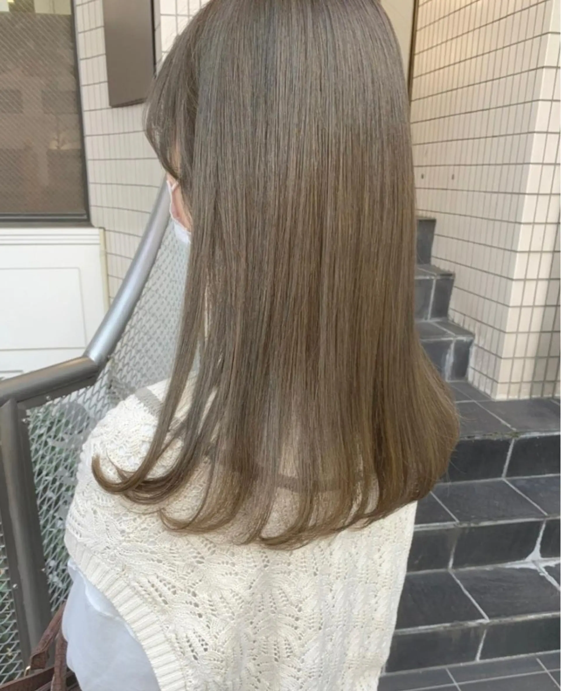 セミロング カラー 透明感カラー オリーブカラー GOODDAY ヘアサロンのヘアスタイル