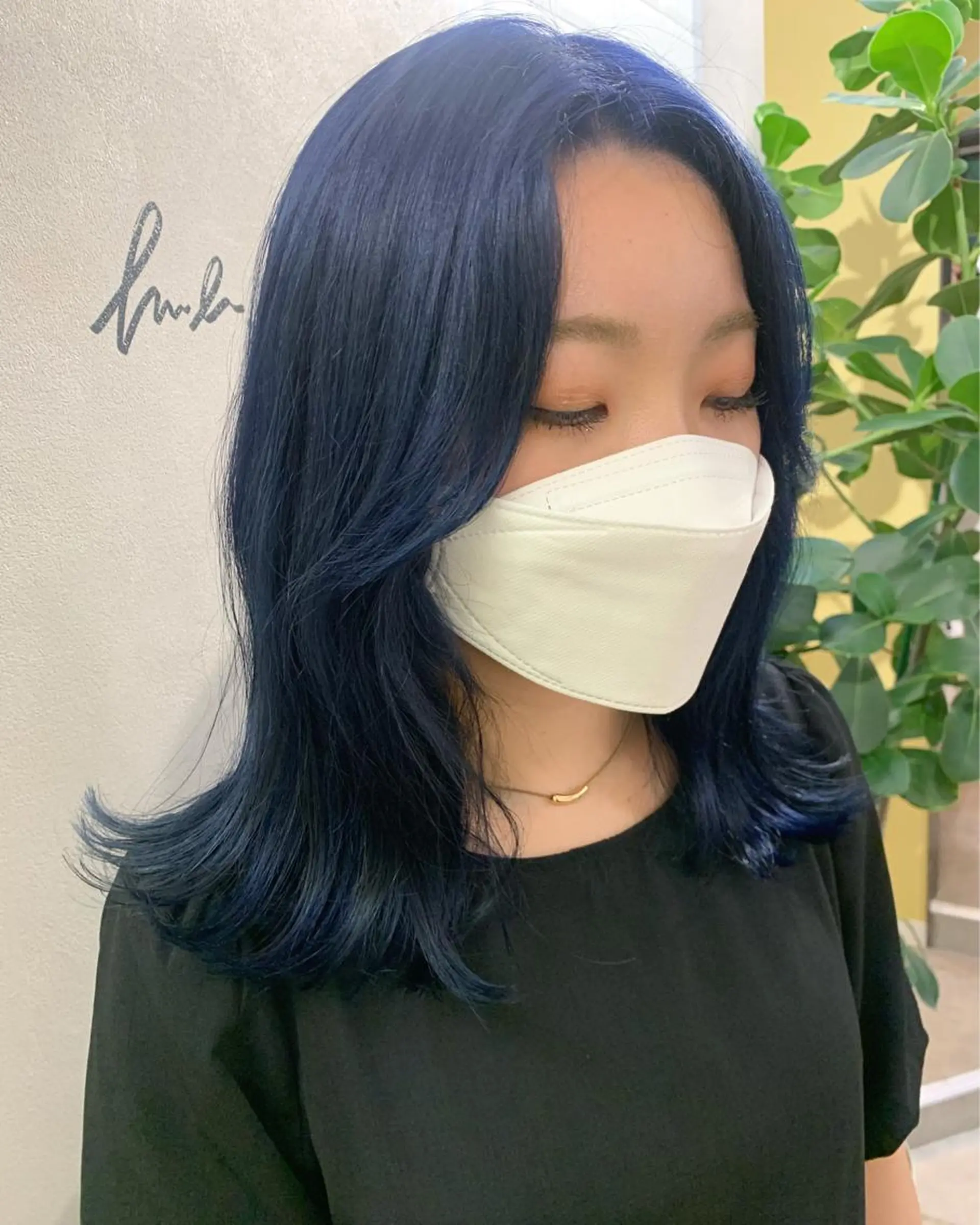 セミロング カラー ブリーチ ブルーカラー ネイビーカラー カット ヘアカラー トリートメント hub hair レイヤー/透明感のヘアスタイル