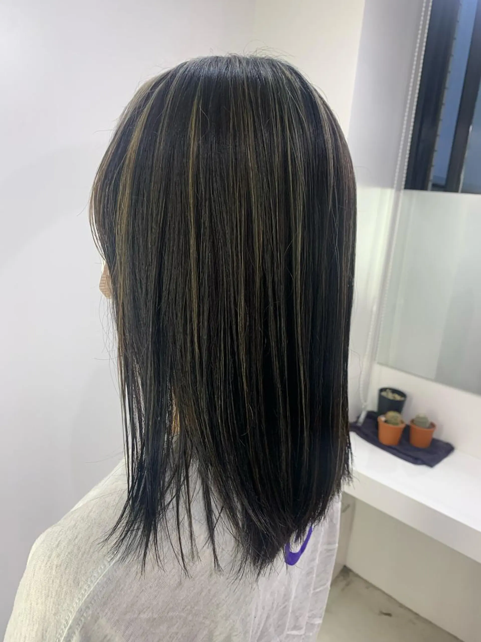 セミロング 🧨ブリーチー×ボブ レイヤー💎じゅえるのヘアスタイル