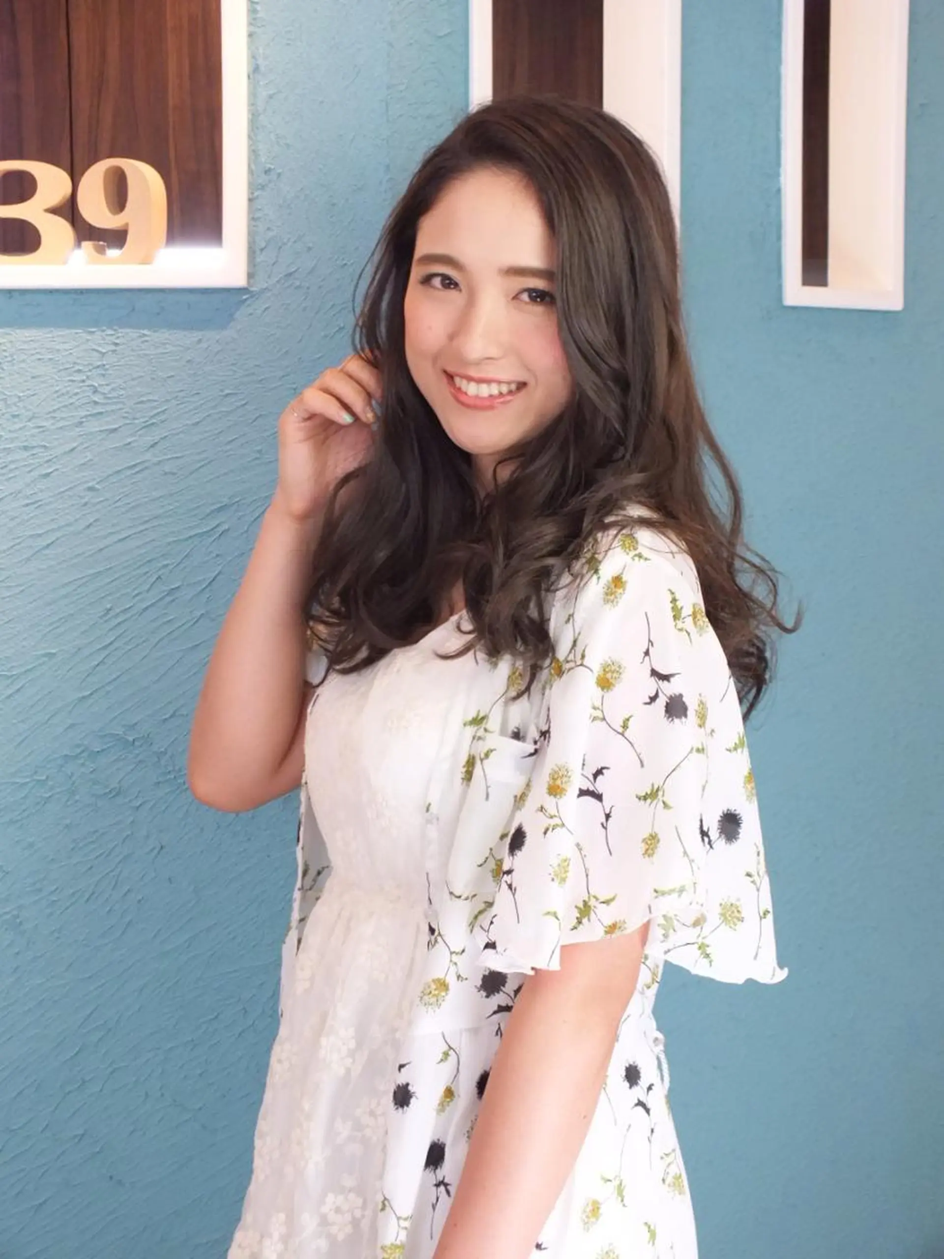 ミディアム カラー パーマ ヘアアレンジ メンズ キッズ ネイル マツエク・マツパ カット パーマ トリートメント THREE NINE 【スリーナイン】のヘアスタイル