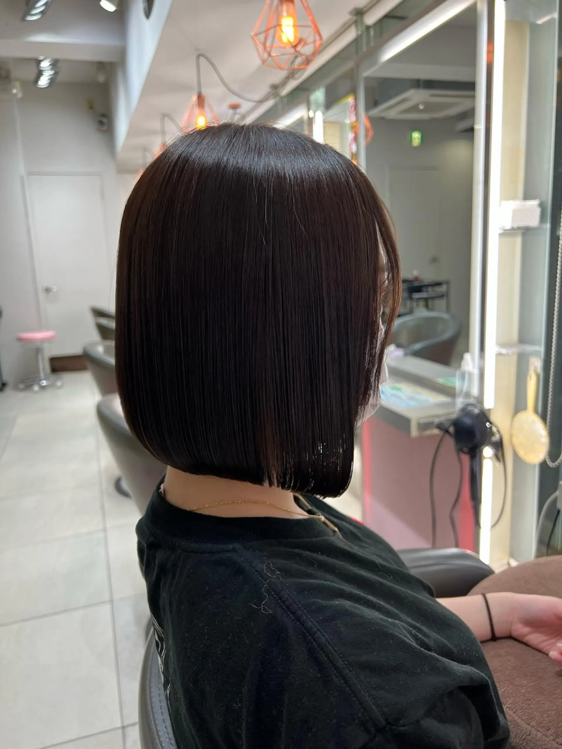 ショート 前下がりボブ ボブ 外ハネヘア トリートメント Eleanor 池袋 ミカのヘアスタイル