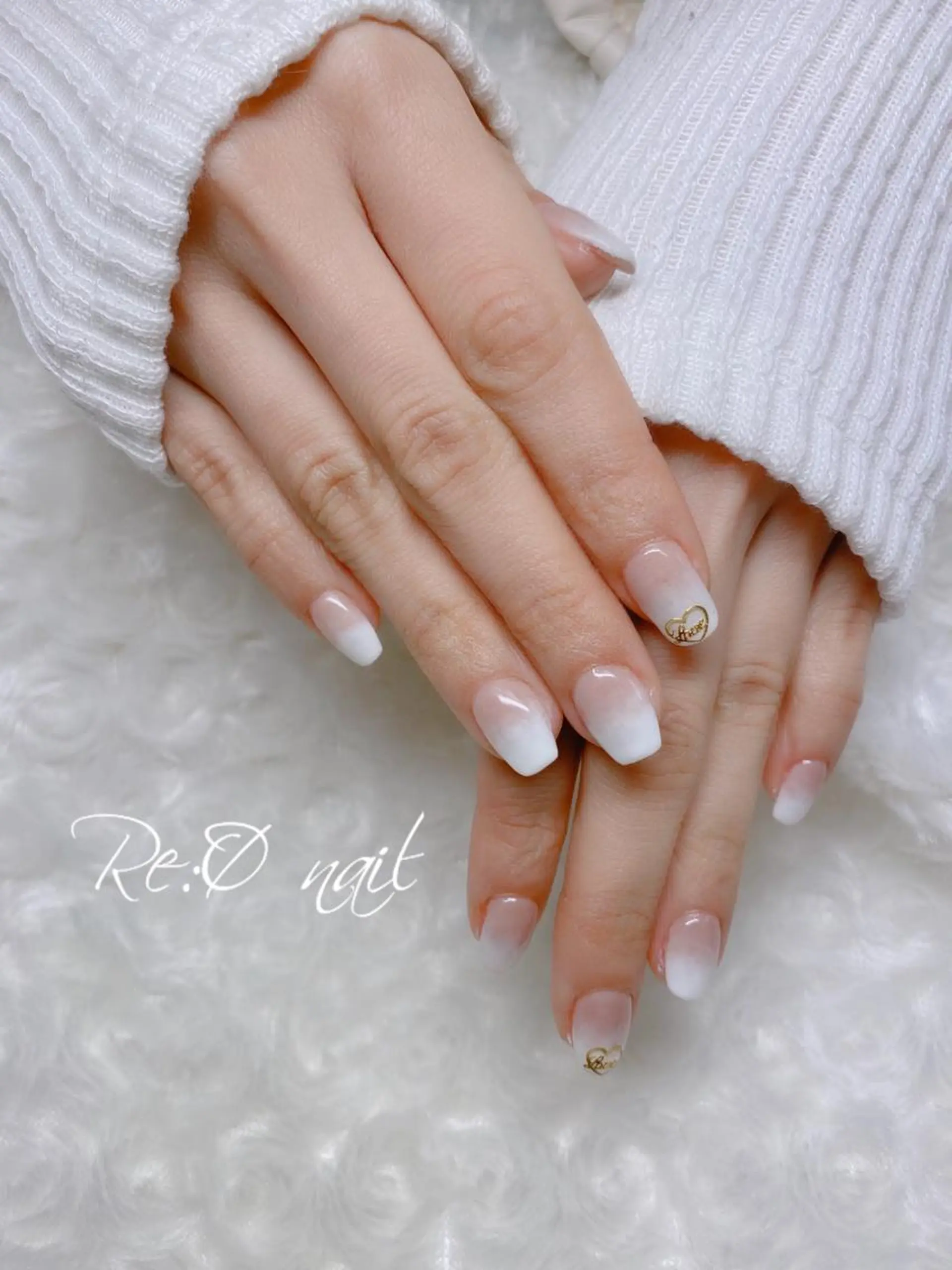 ネイル グラデーション ホワイト ハンドネイル Re:Ø nail 🩵TSUJIのネイルデザイン