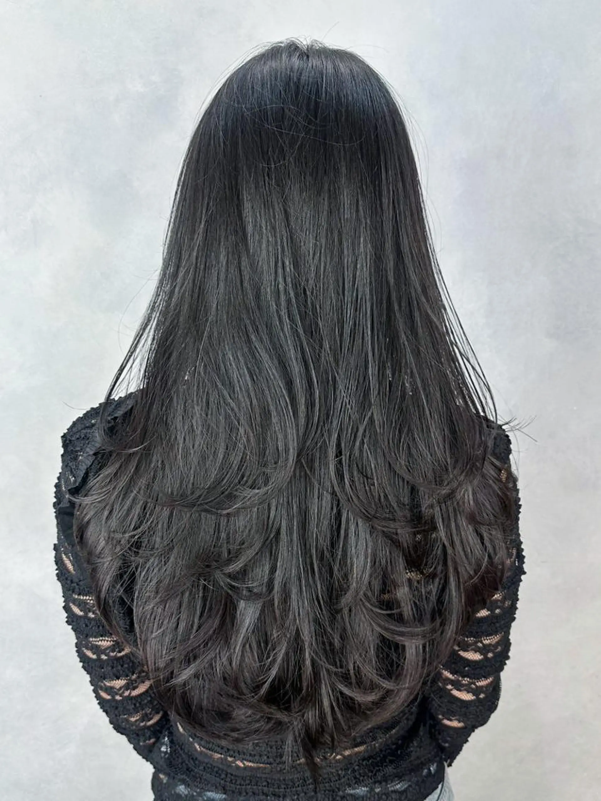 セミロング カラー オリーブグレー 顔まわりレイヤー 顔周りカット 韓国風ヘア レイヤーカット カット ヘアカラー トリートメント ITbyALBUM 松戸のヘアスタイル