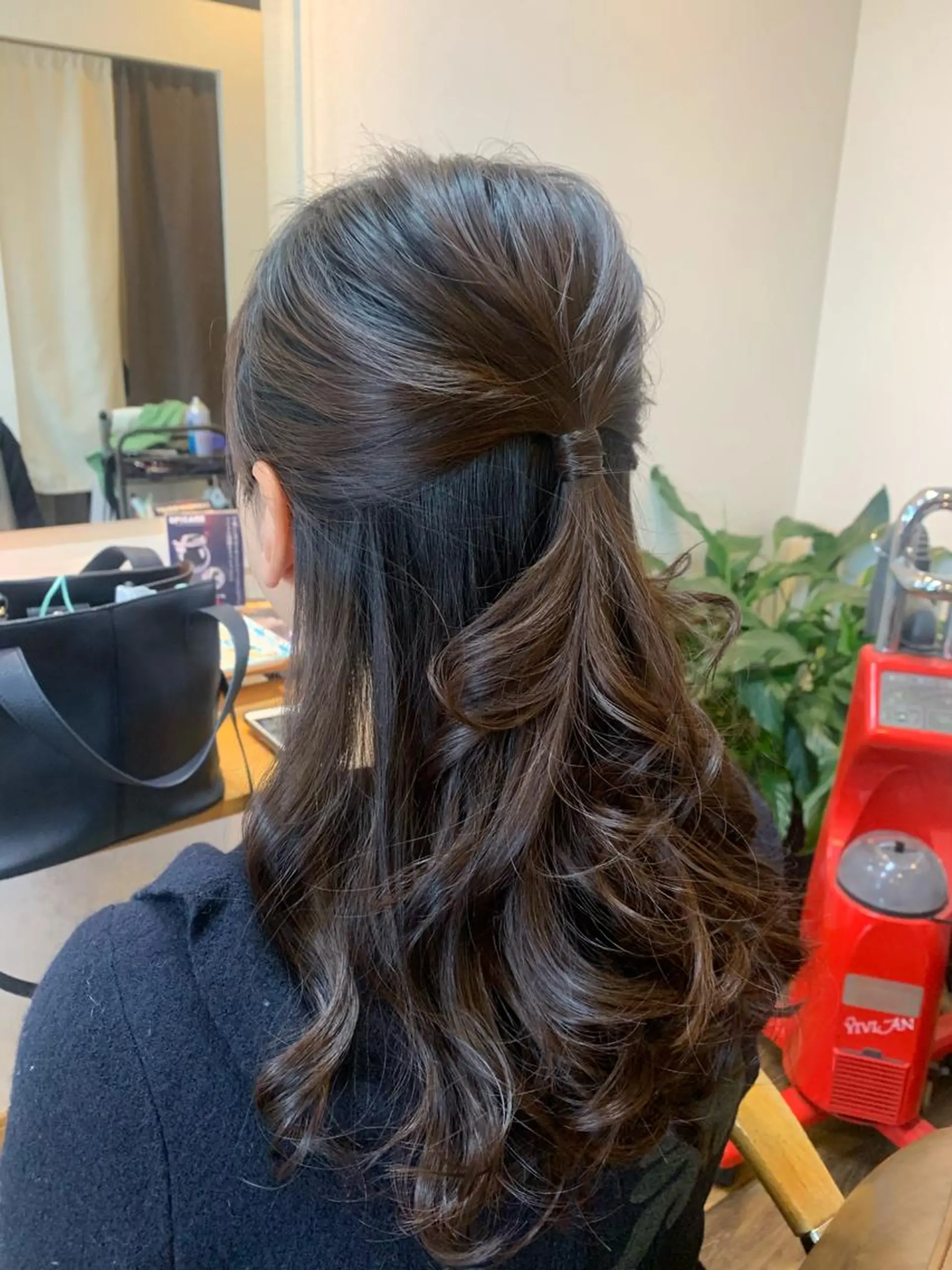 ミディアム ヘアアレンジ 石川 奈緒子のヘアスタイル