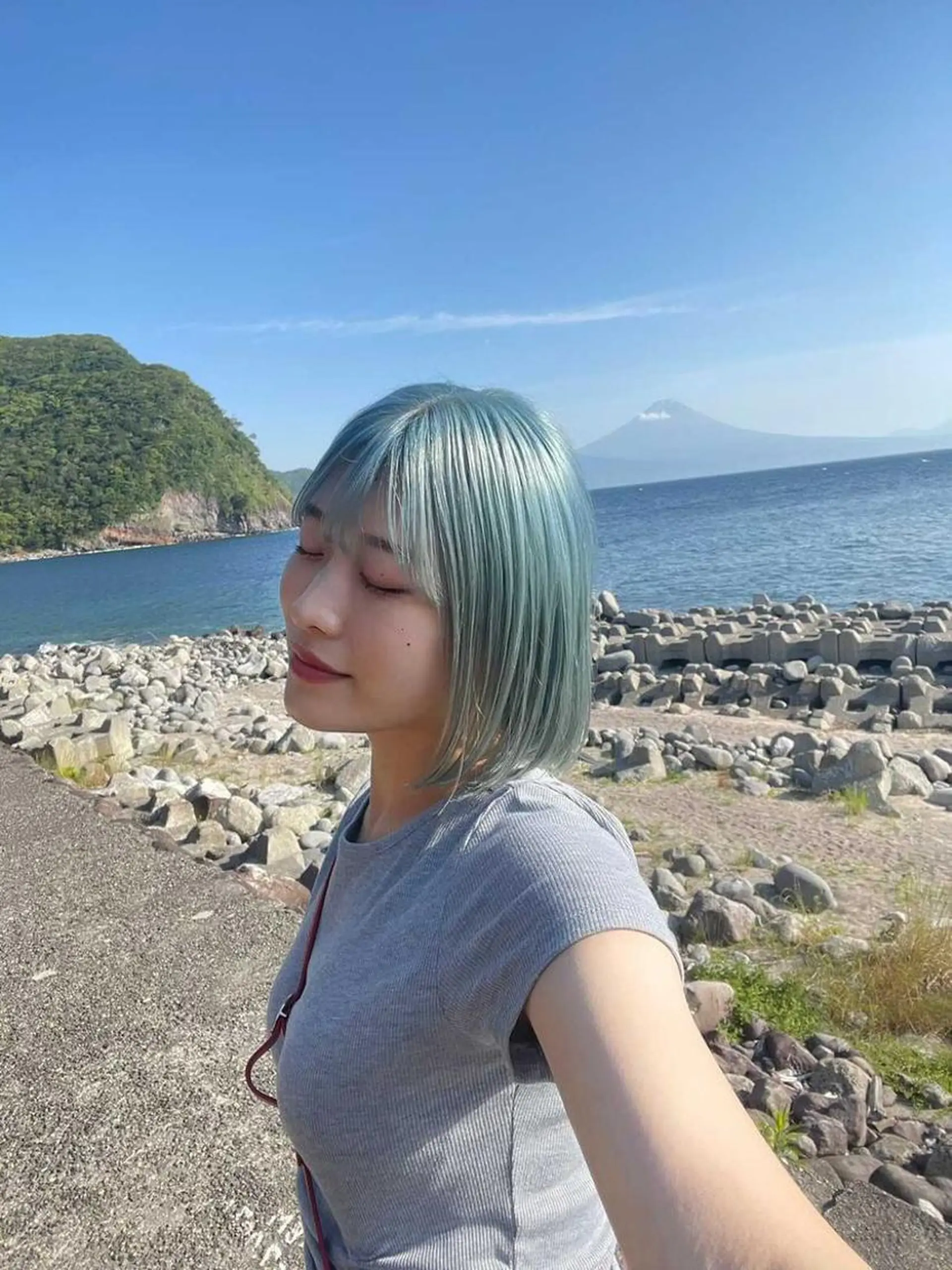 ショート カラー ブリーチ ミント ミントグリーン LATTE  渋谷所属・♡レイヤーカット れお♡のヘアスタイル